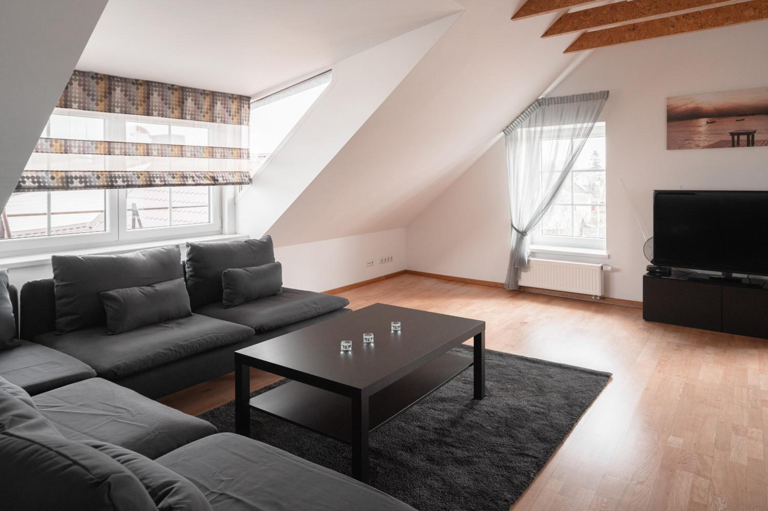 One-Bedroom Apartment - Photo 1