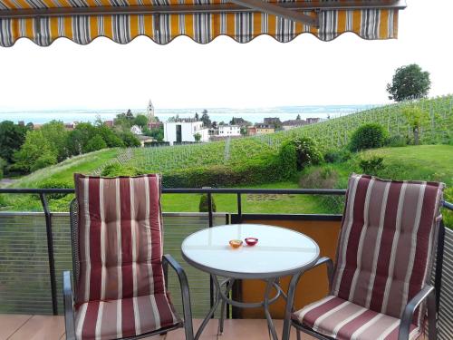 Apartment with Lake View photo 2