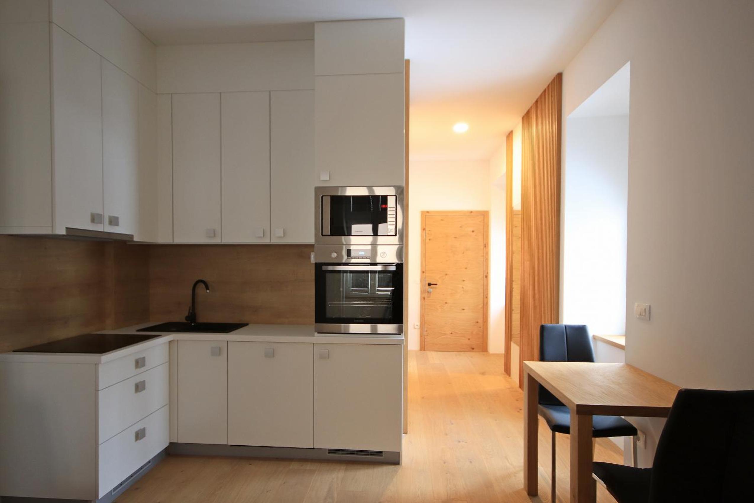 Studio Apartment - Photo 1