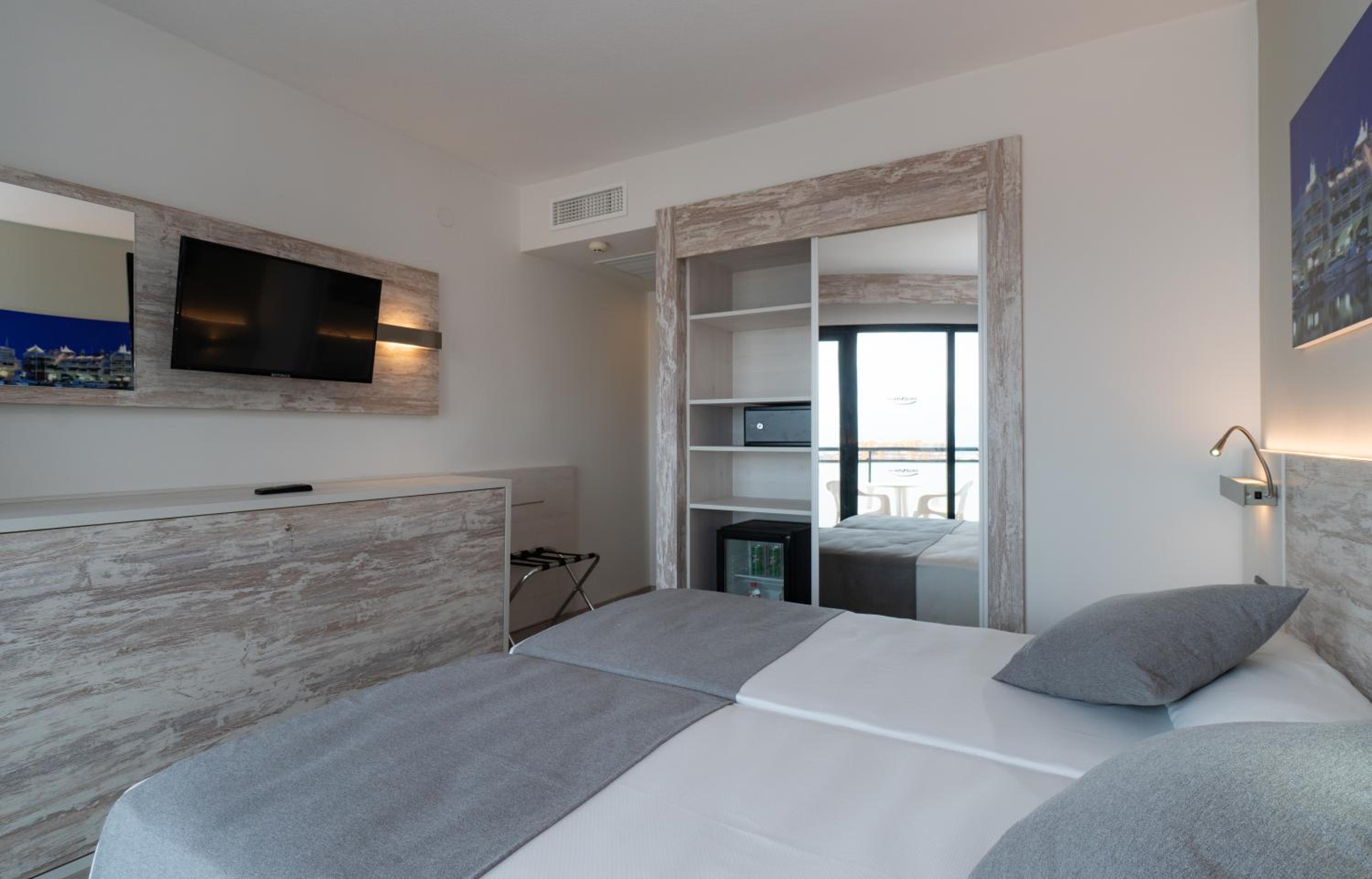  Double Room ( 2 Adults ) - Photo 3