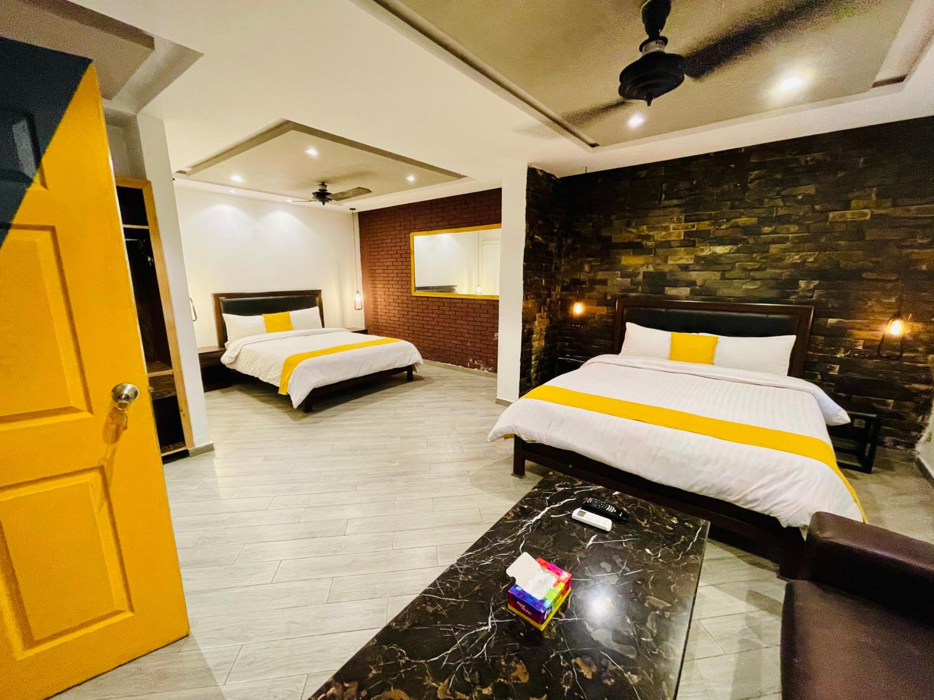 Deluxe Family Suite photo 2
