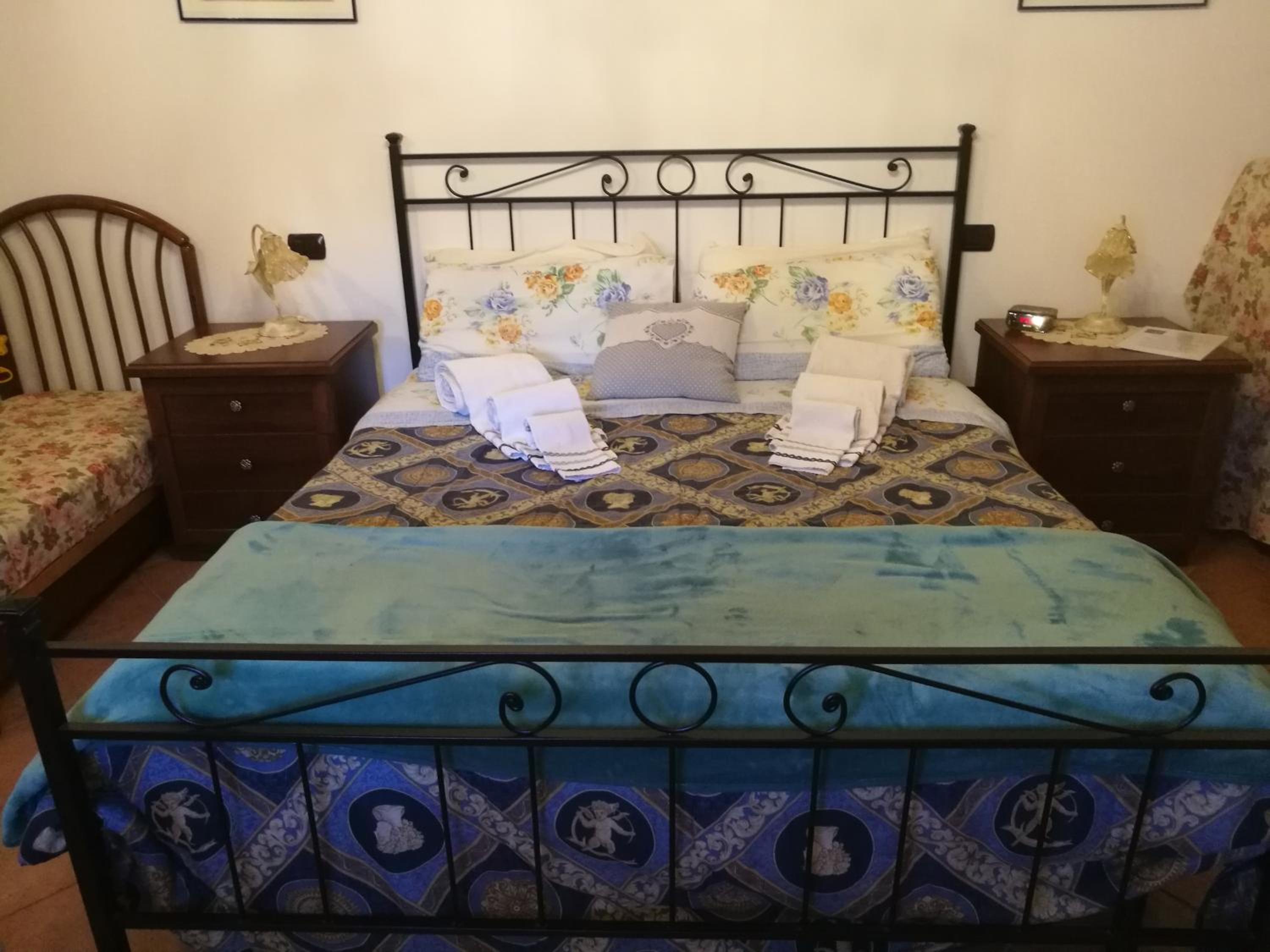 Double Room With Private External Bathroom - Garden View
