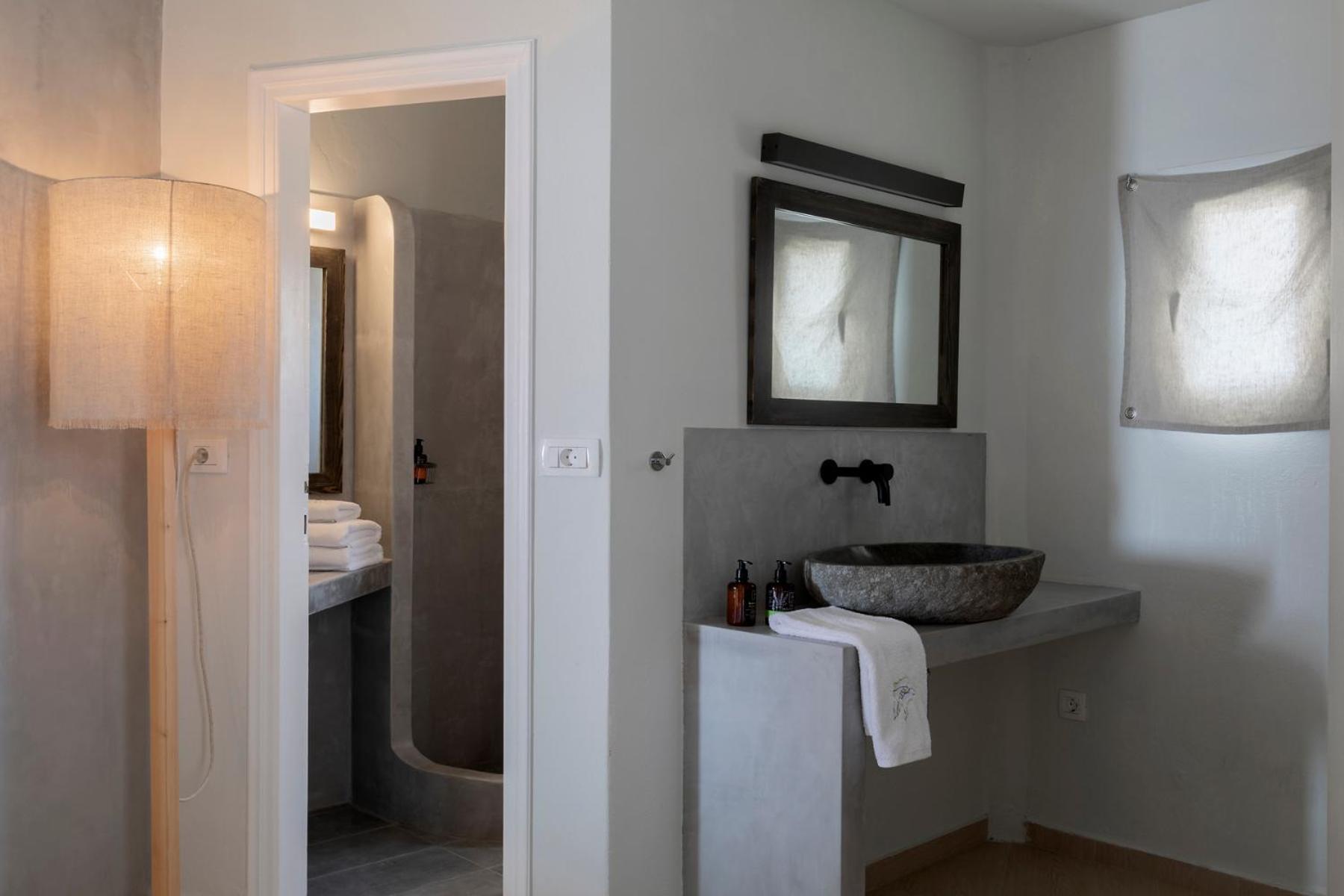 Standard Double Room - Photo 3