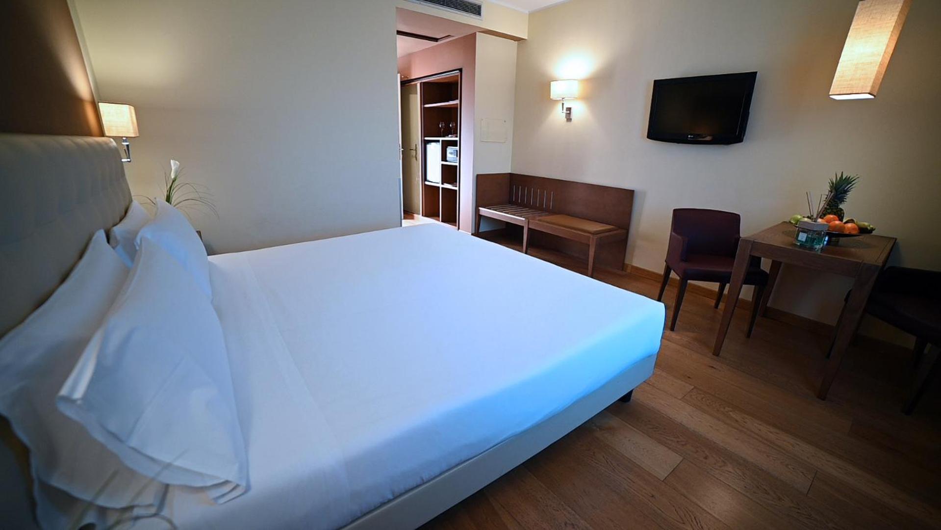 Classic King Room - Photo 4