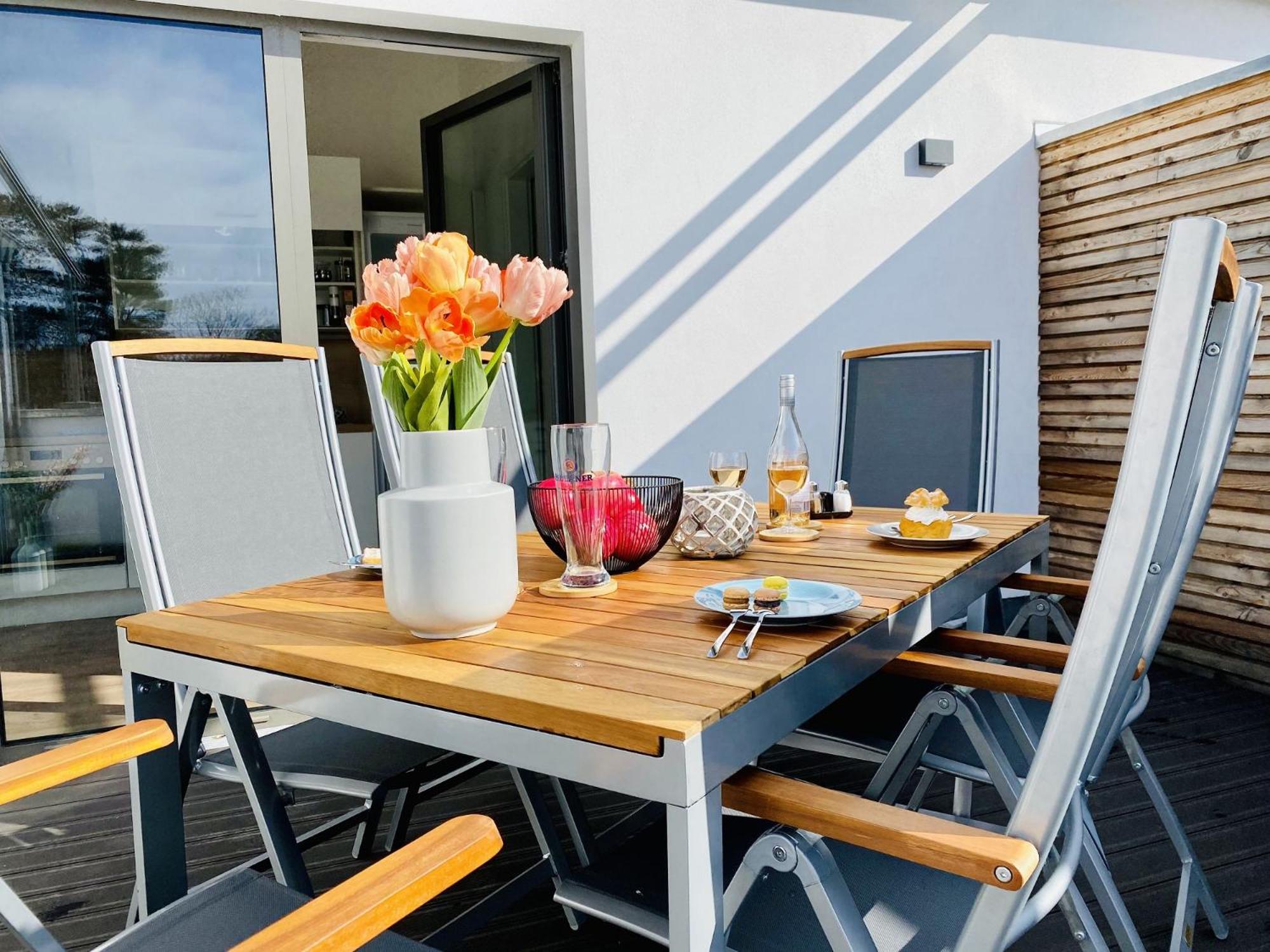 Two-Bedroom Apartment With Infrared Cabin (Ostseewind) - No Dogs photo 3