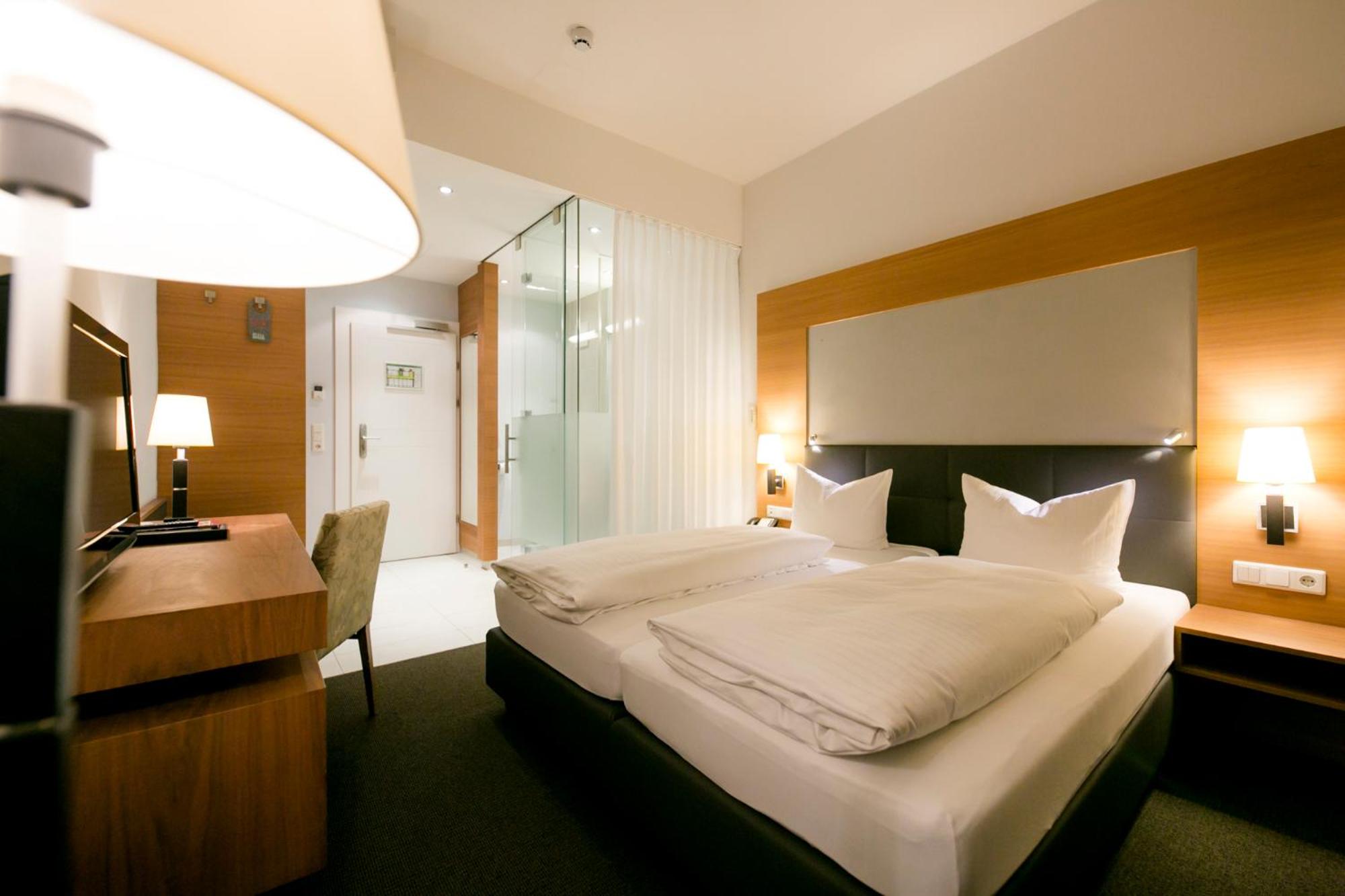 Economy Business (Glass Bathroom) Room  - Photo 1