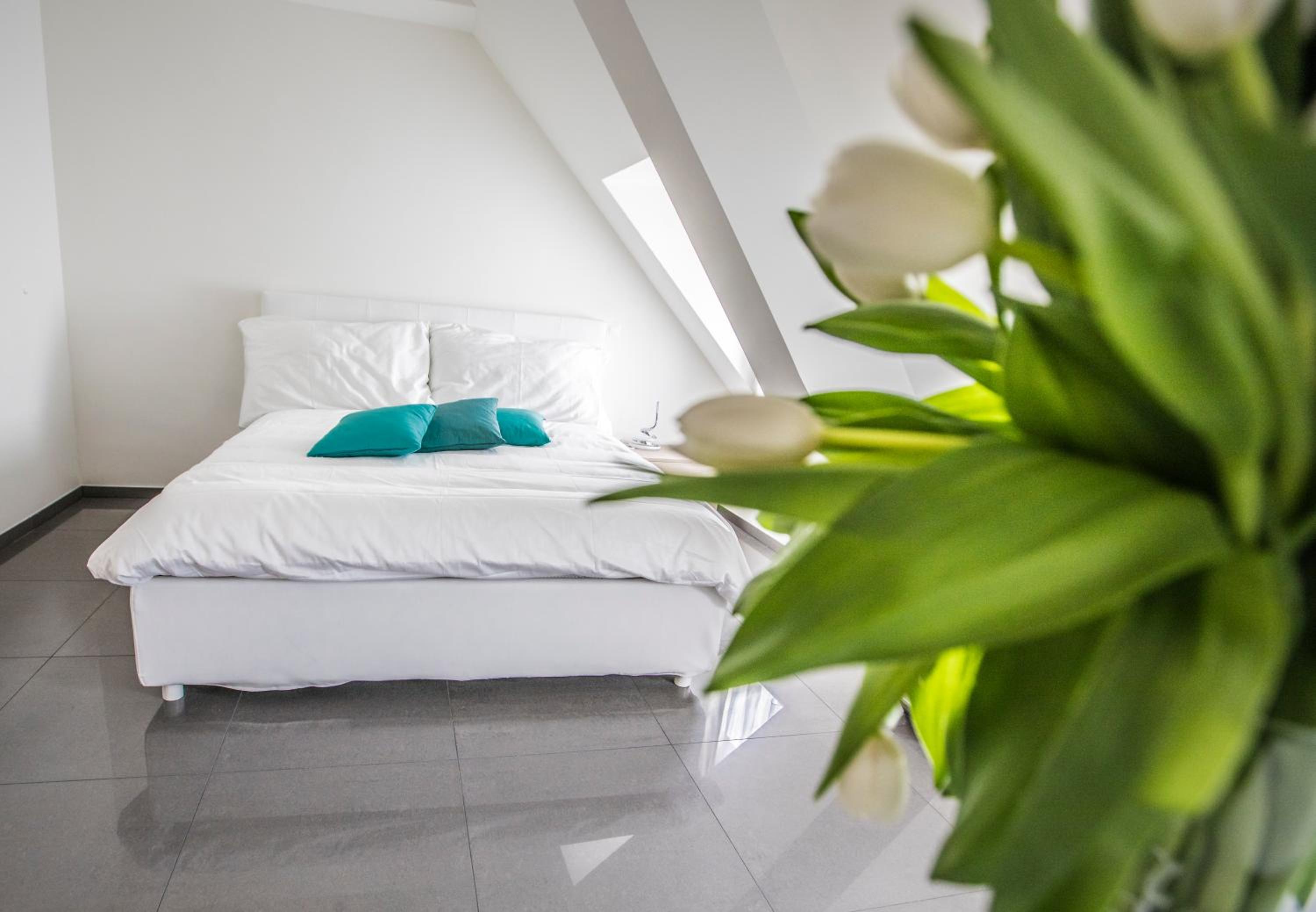 Double Room with Private Bathroom - Photo 7