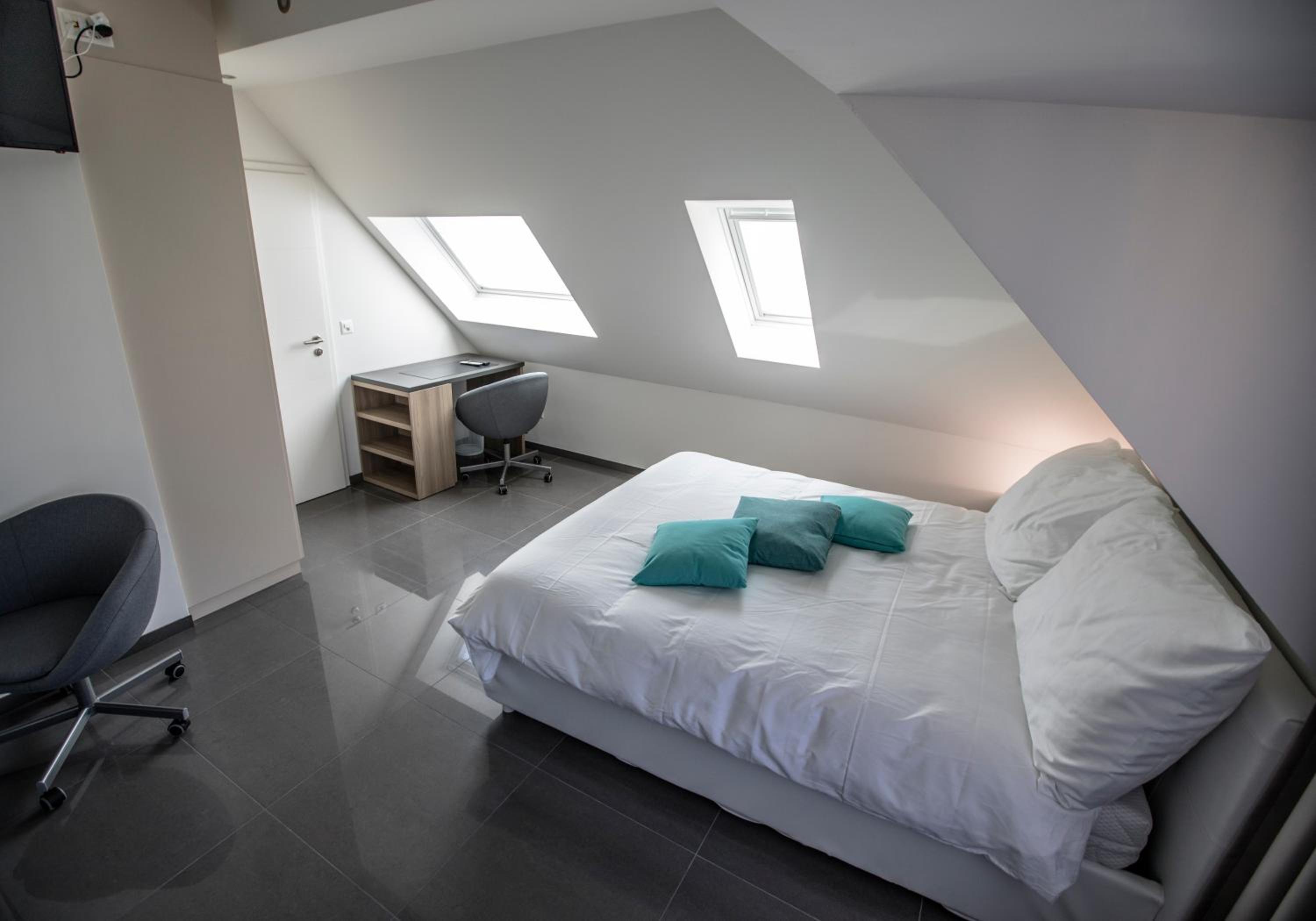 Deluxe Suite with Kitchenette