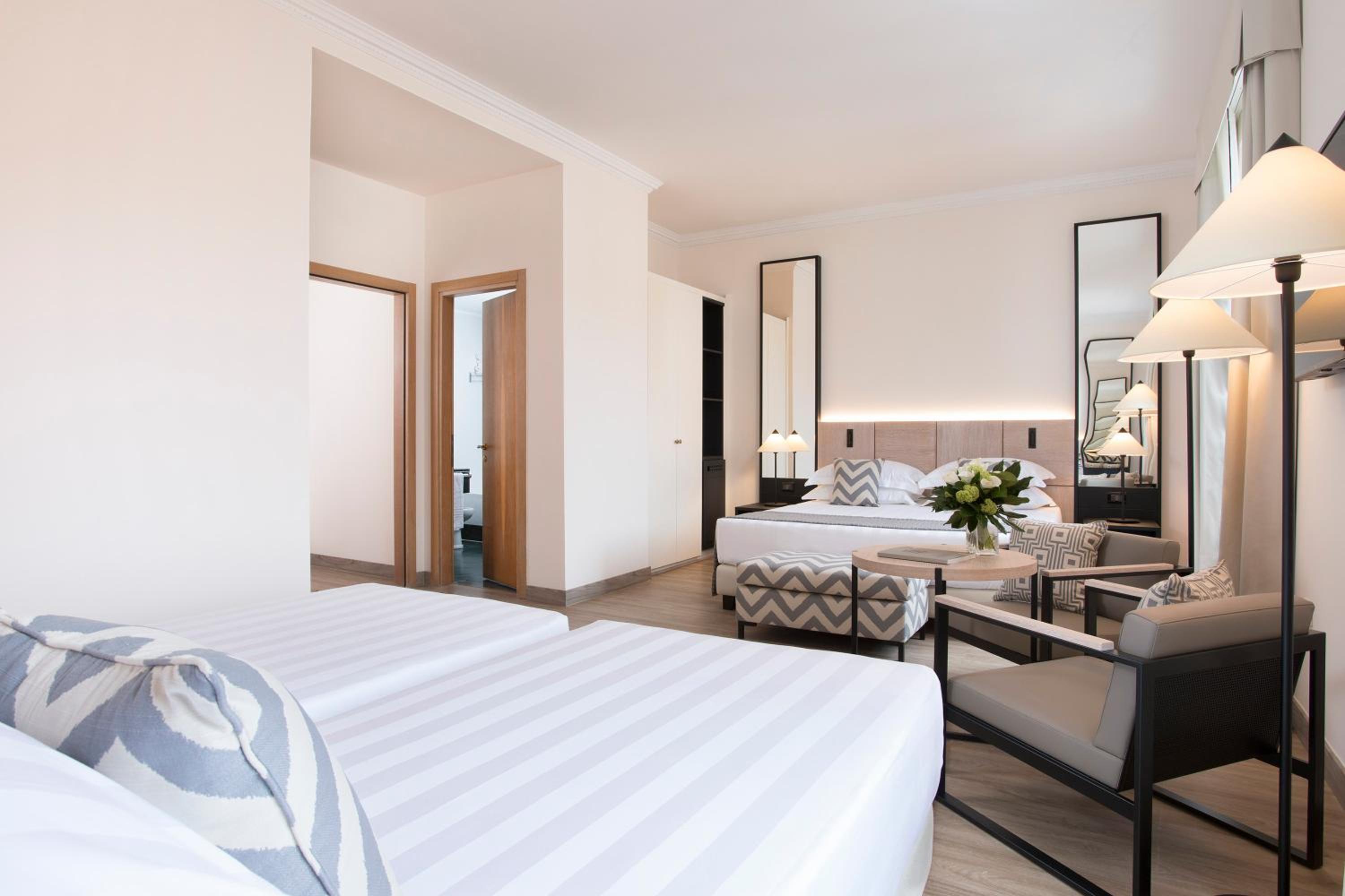 Superior Double or Twin Room - Photo 8