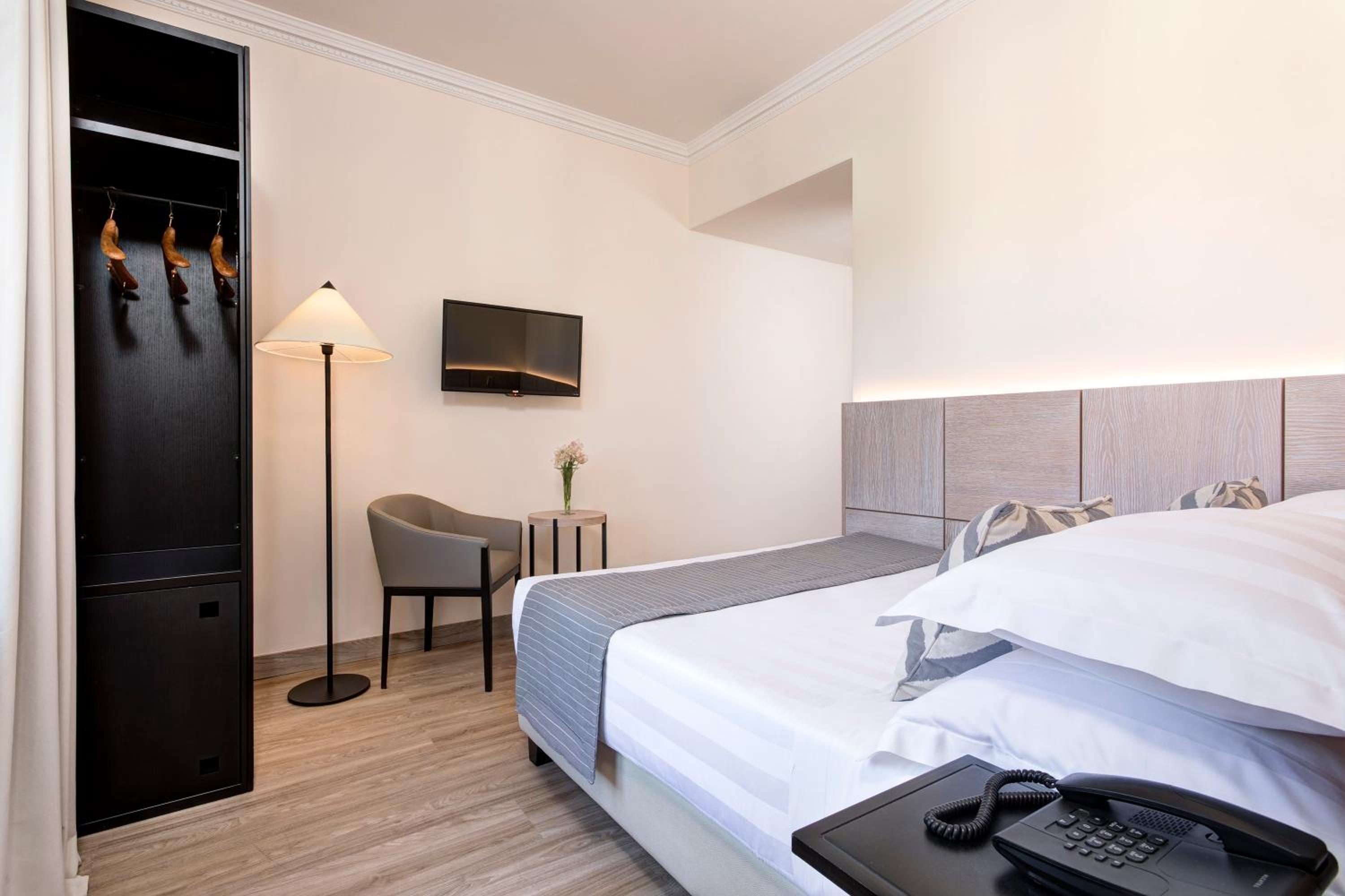 Single Room photo 3
