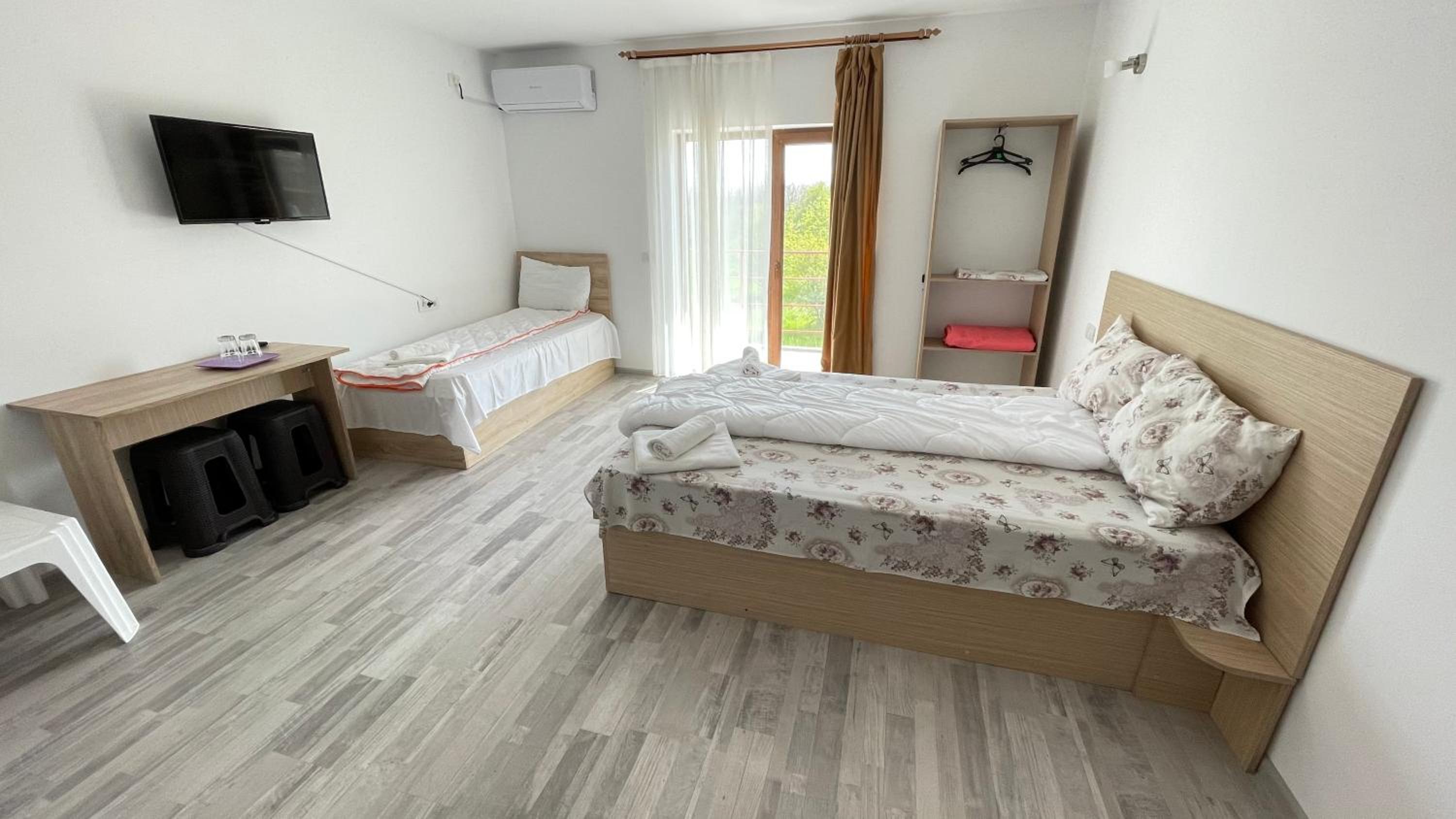 Triple Room with Balcony - Photo 1