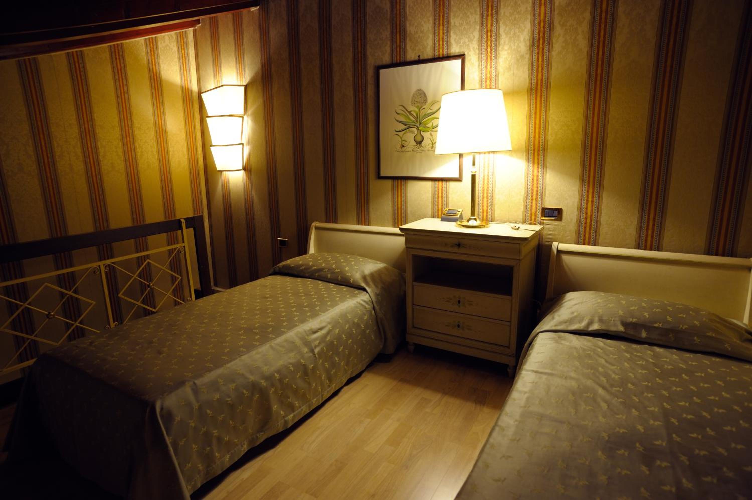Family Room (2 Adults + 2 Children) - Photo 7