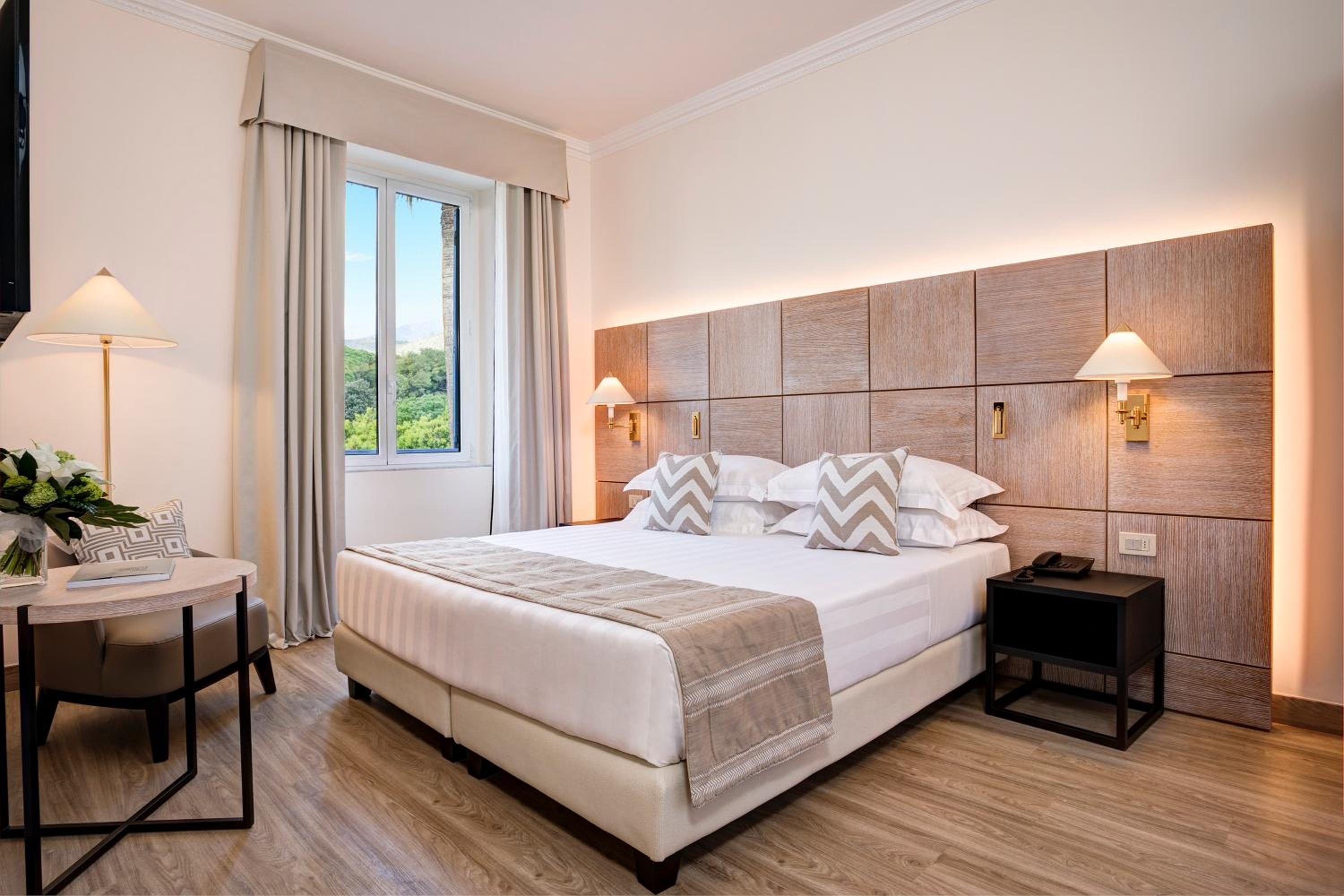 Superior Double or Twin Room - Photo 9