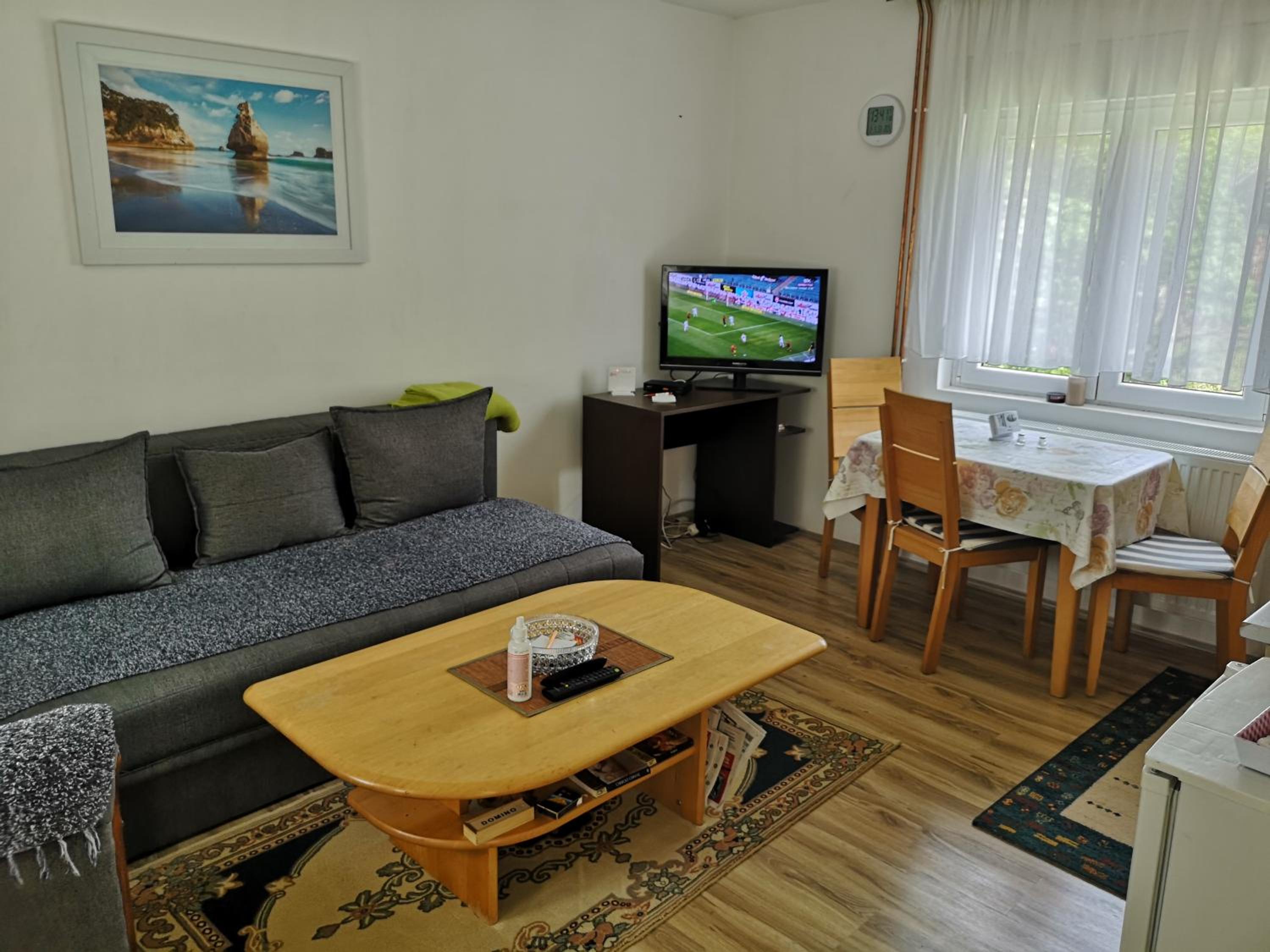 One-Bedroom Apartment photo 1