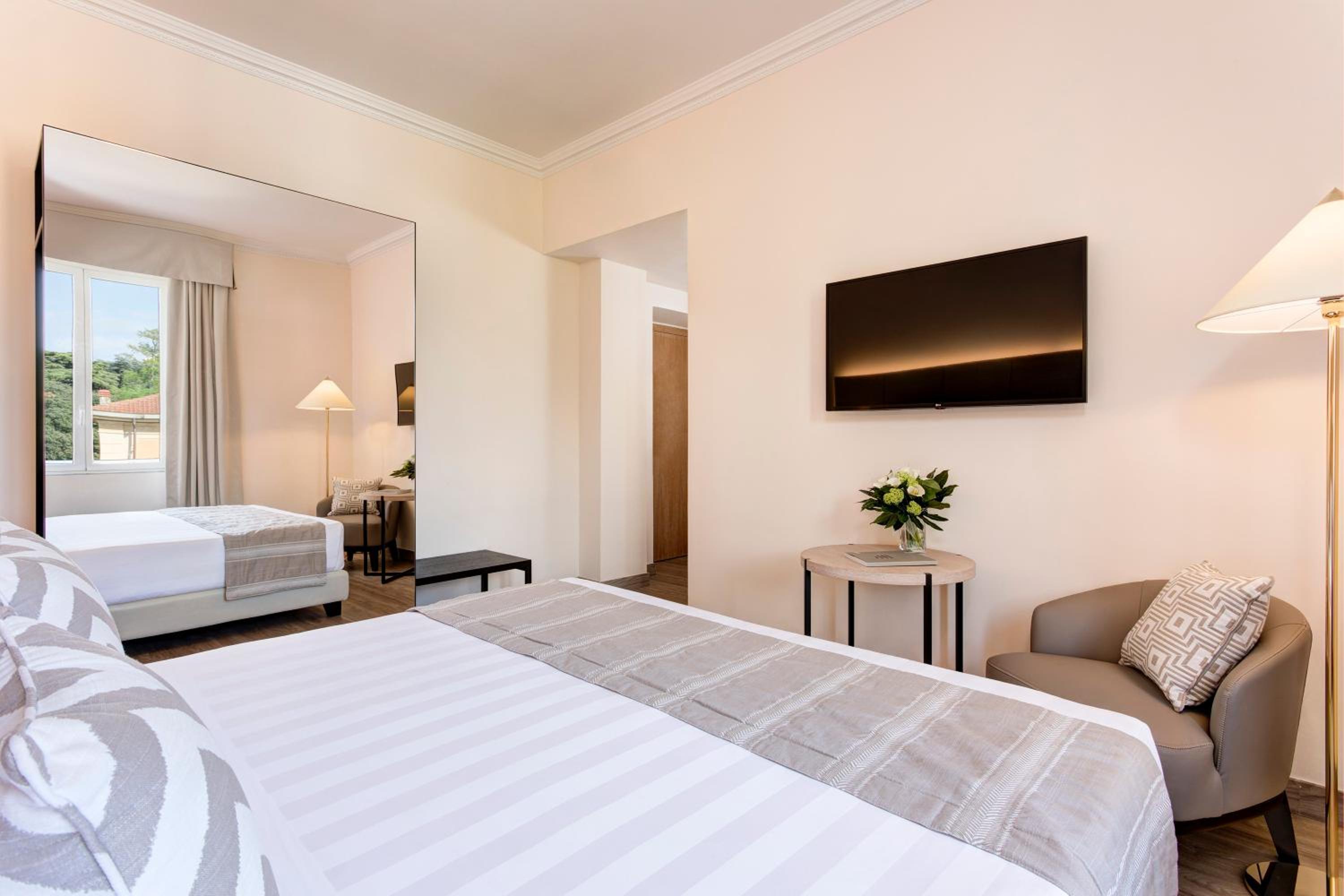 Superior Double or Twin Room - Photo 5
