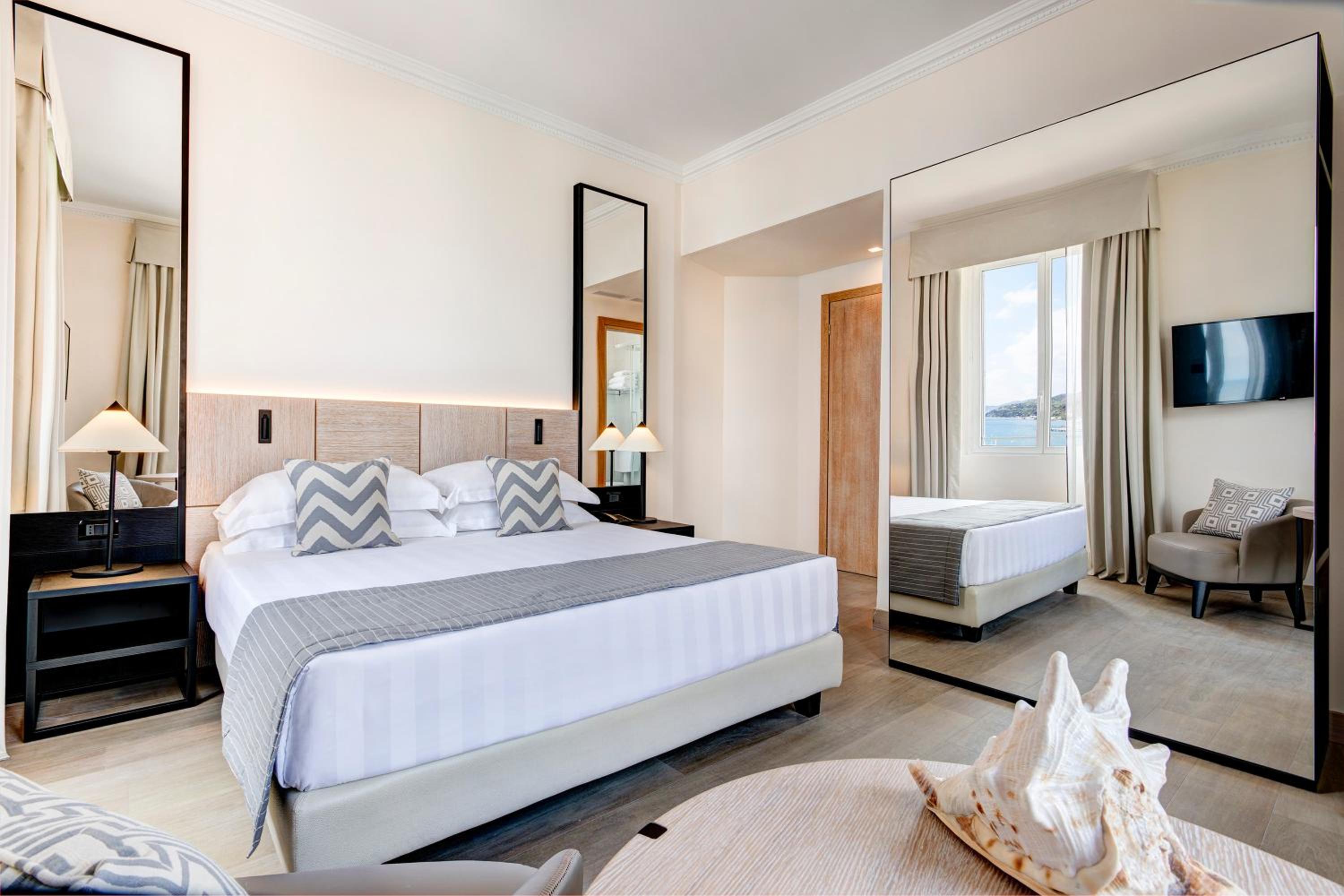 Superior Double or Twin Room with Sea View - Photo 6