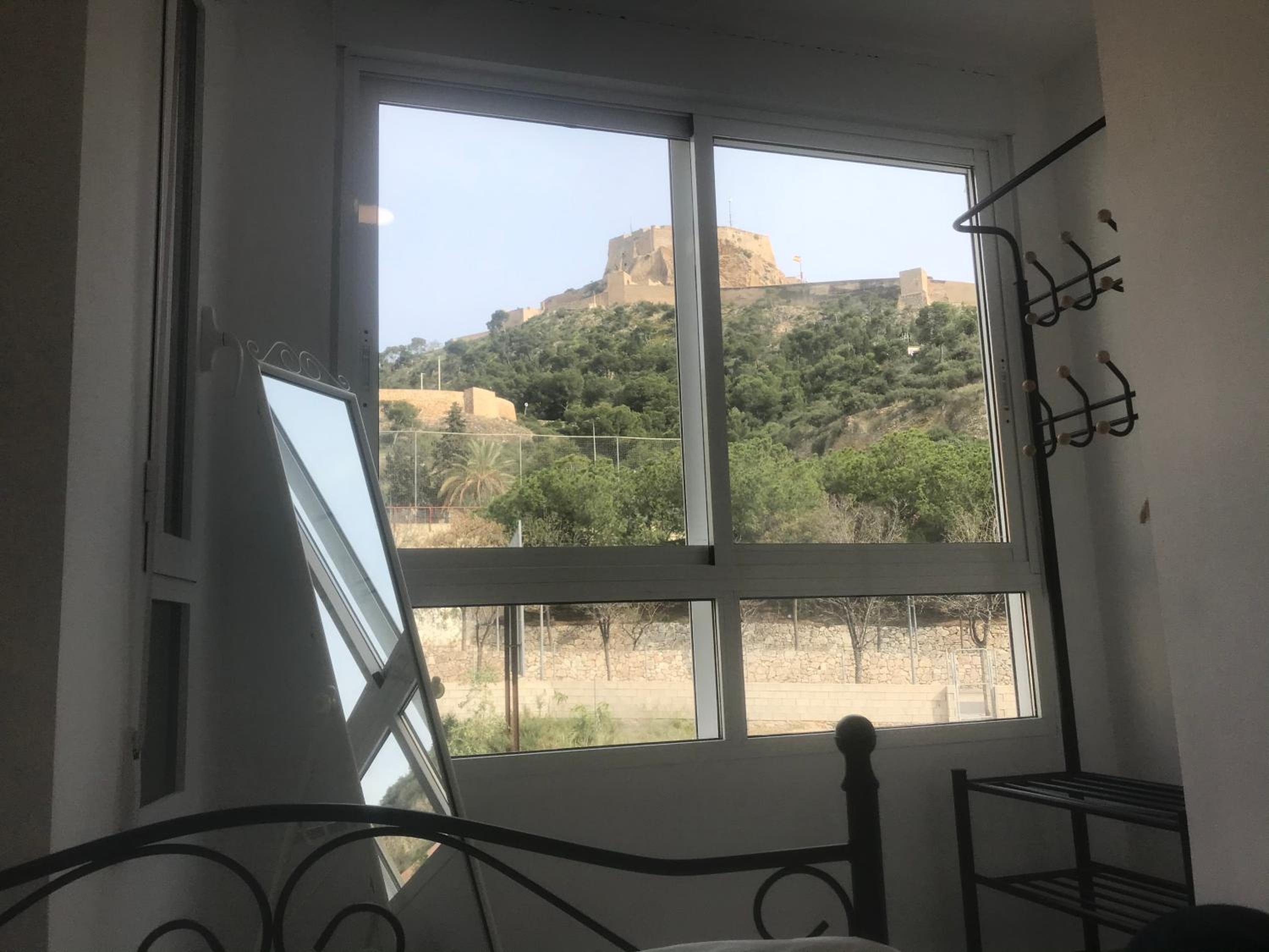 Apartment with Mountain View photo 3