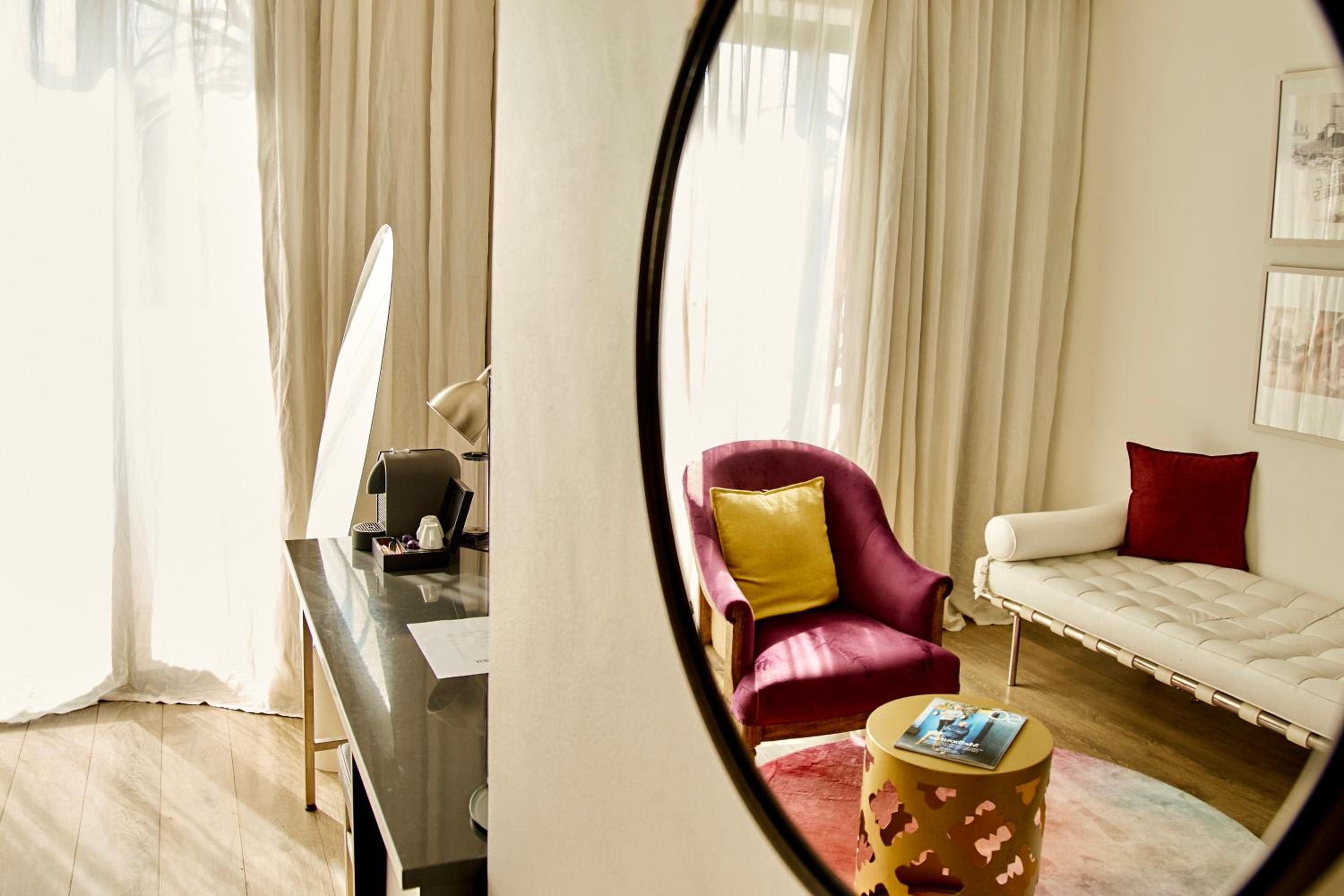 Grand Deluxe Double Pool Room - Photo 5