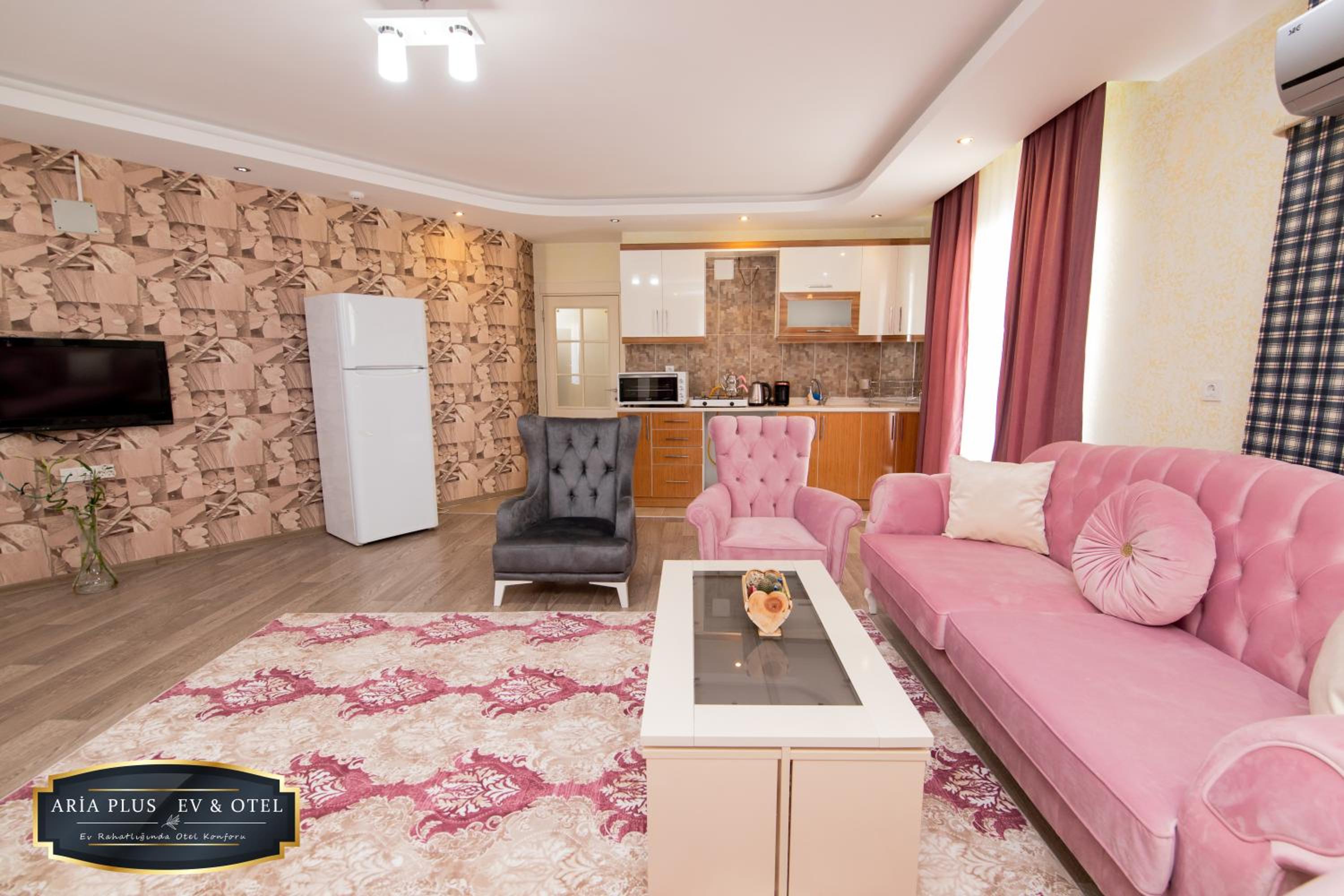Deluxe Apartment photo 2