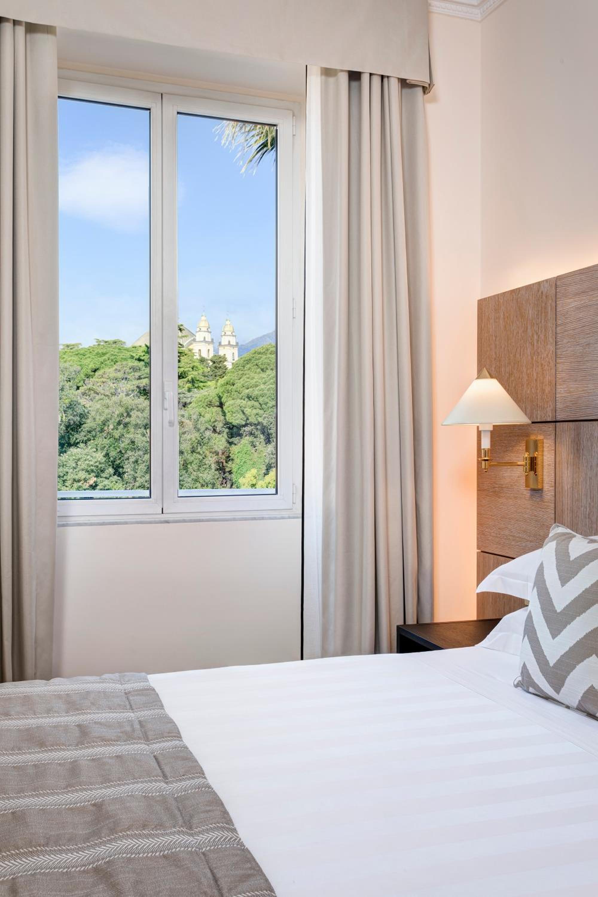 Superior Double or Twin Room - Photo 6