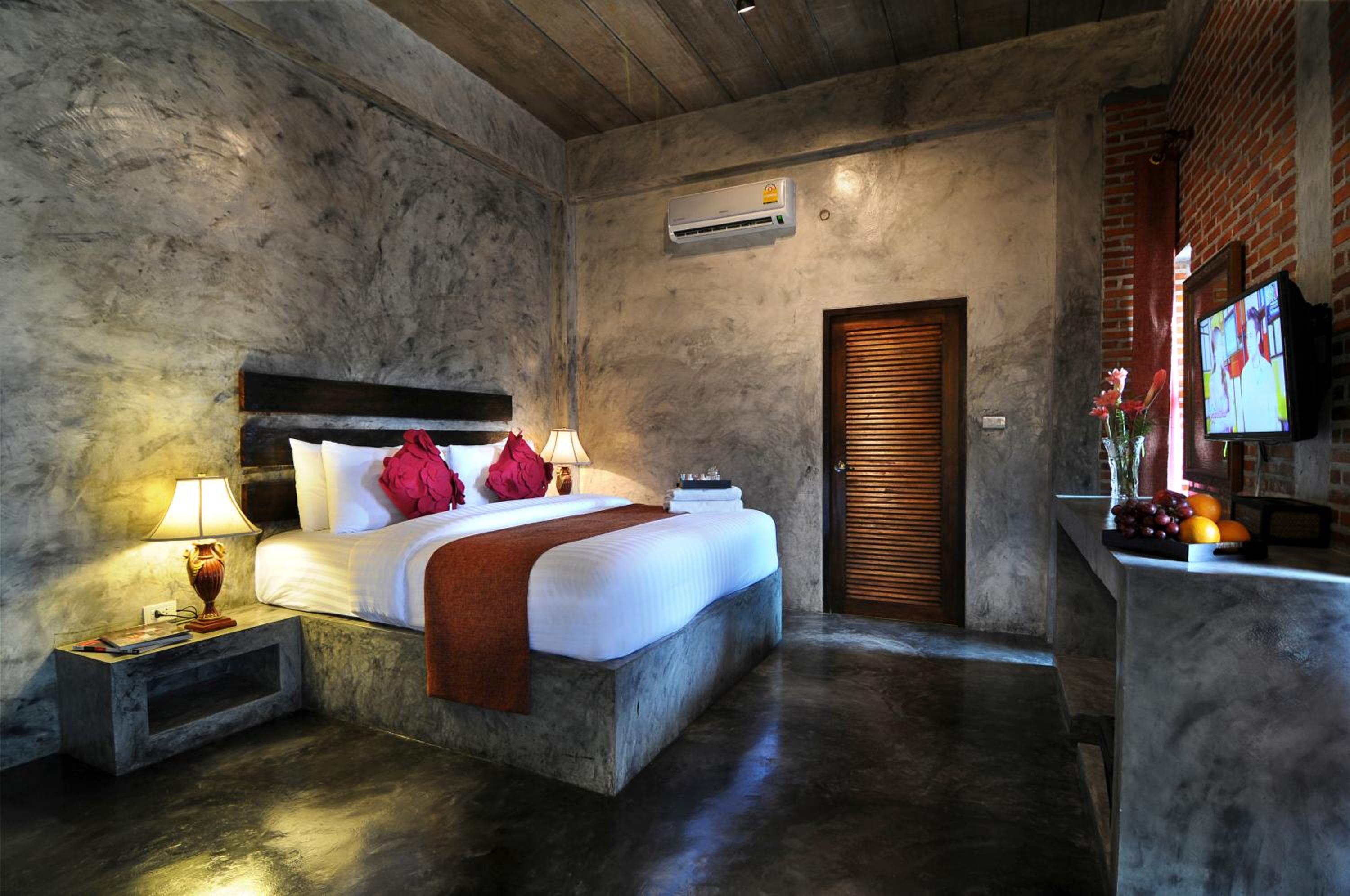 Junior Suite with Canal View - Photo 1