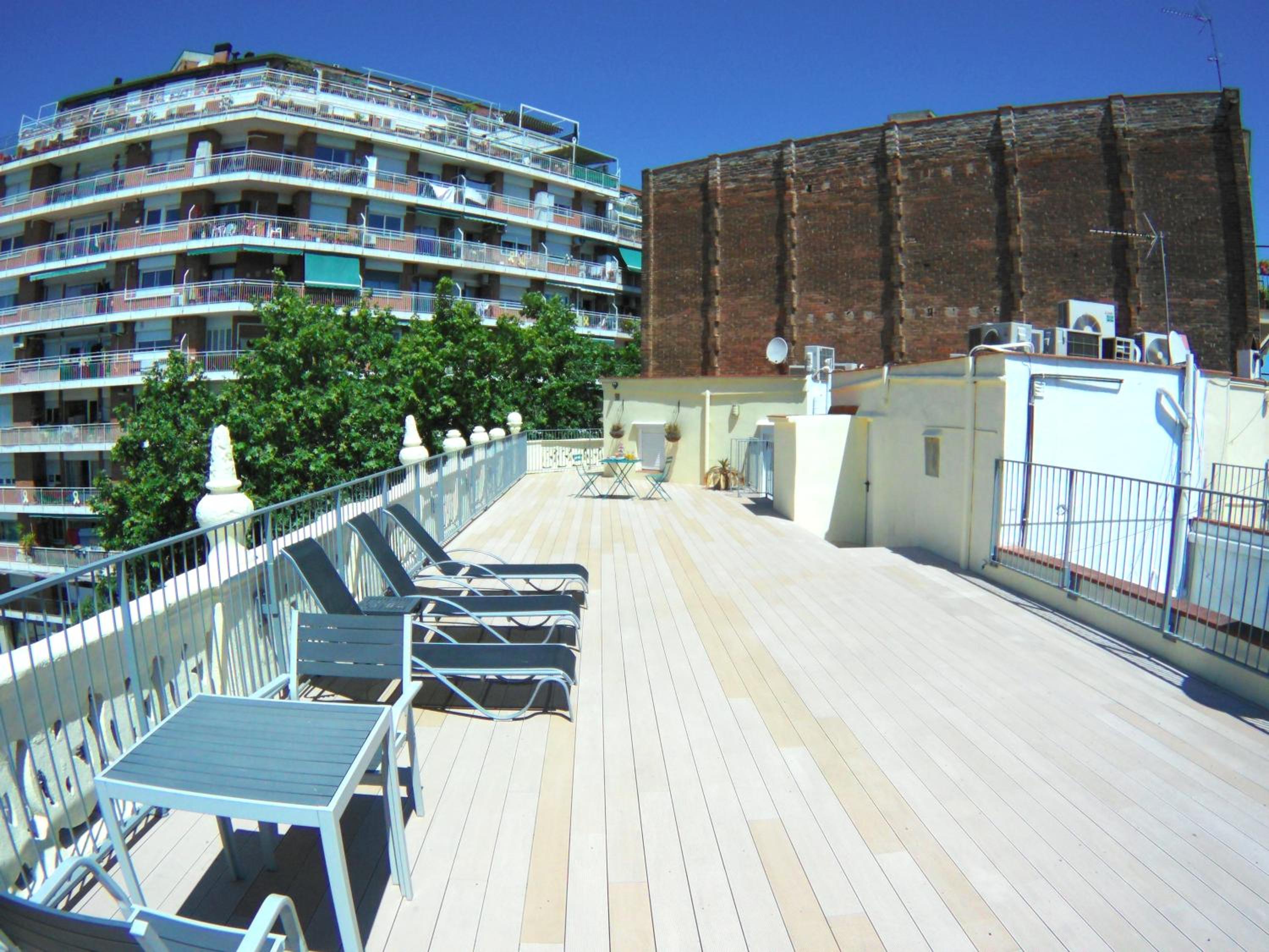 Apartment with Terrace photo 2