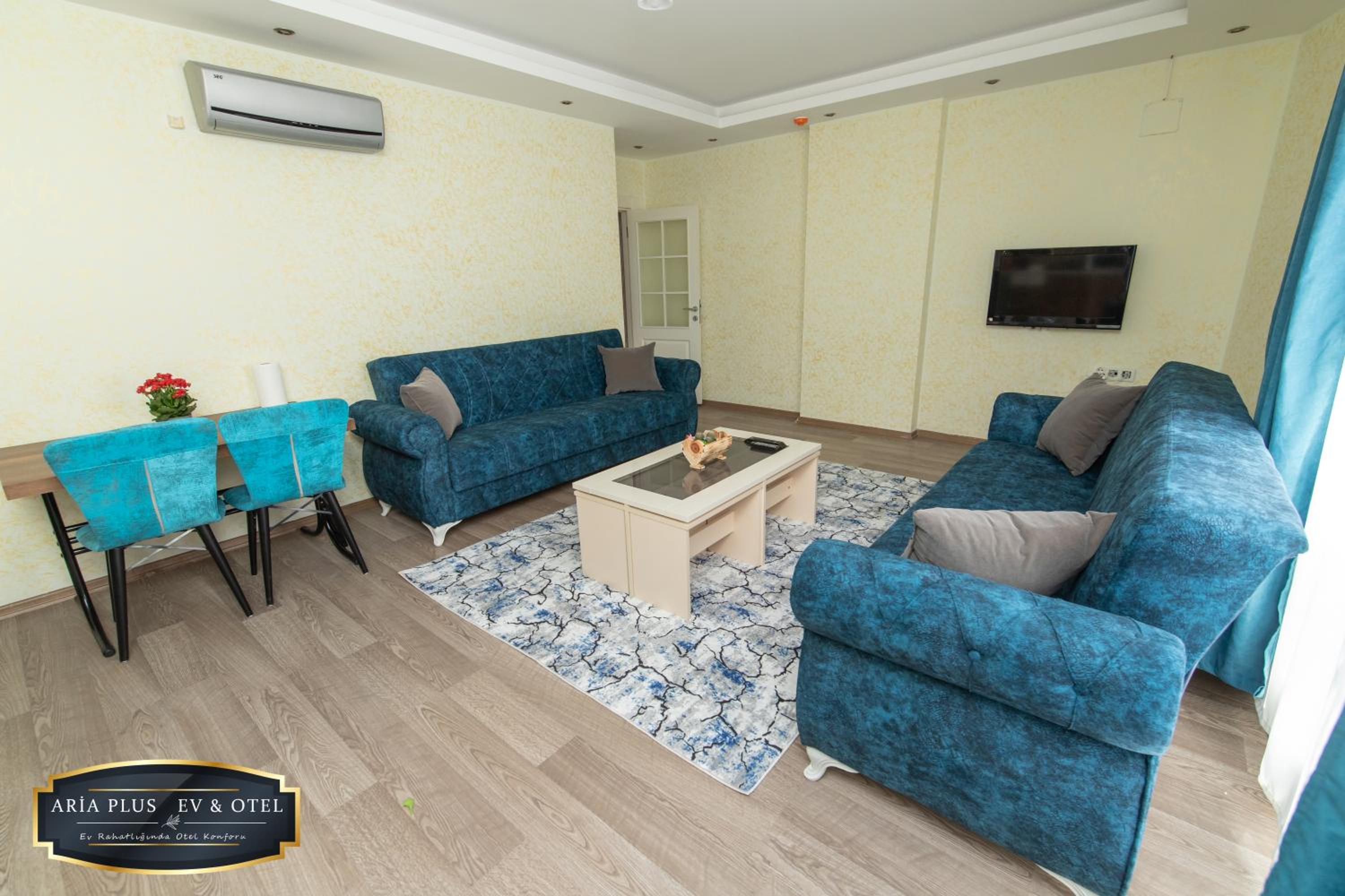 Apartment with Balcony photo 1