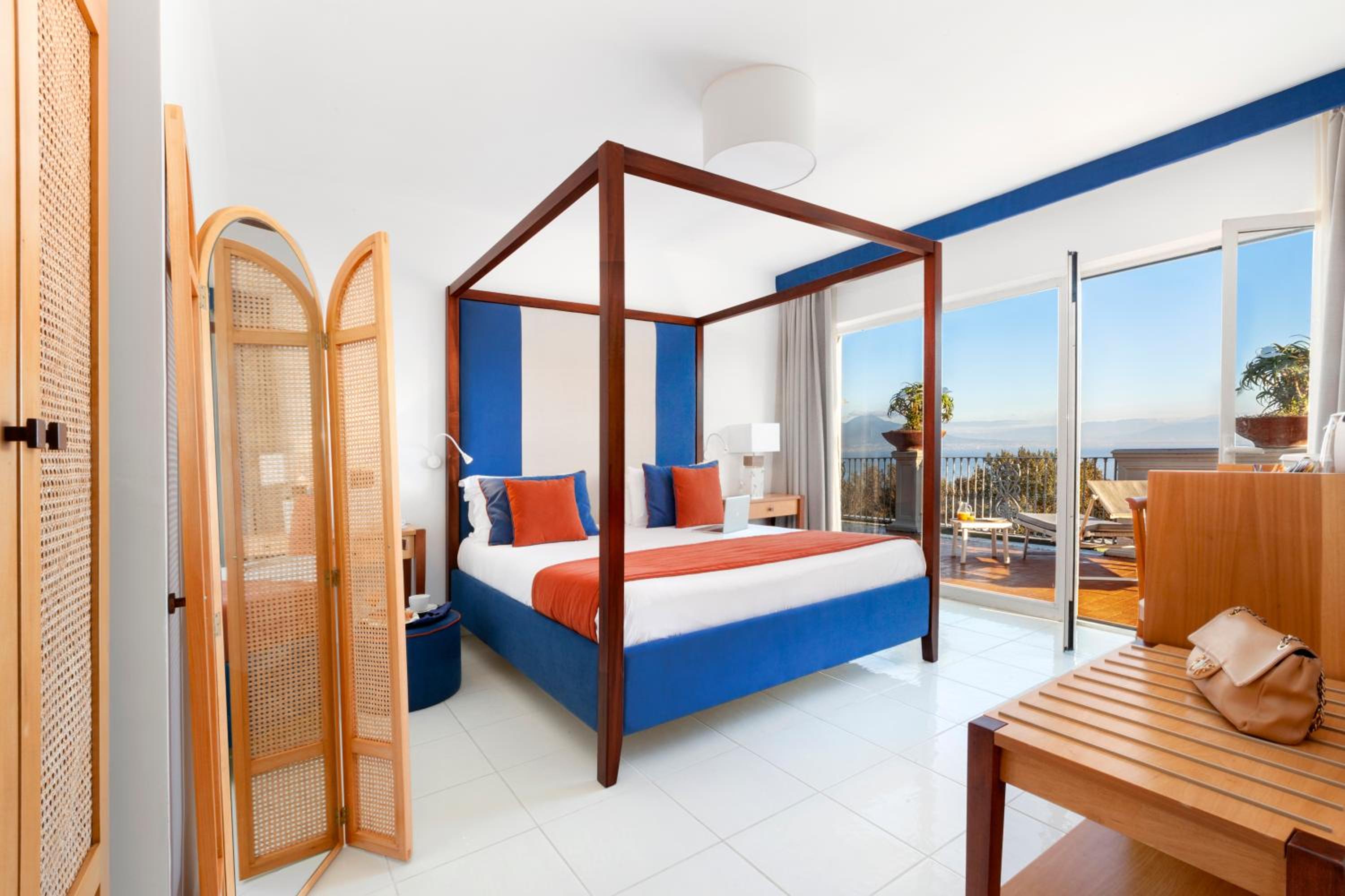 Deluxe Double Room with Balcony and Sea View - Annex thumbnail 6