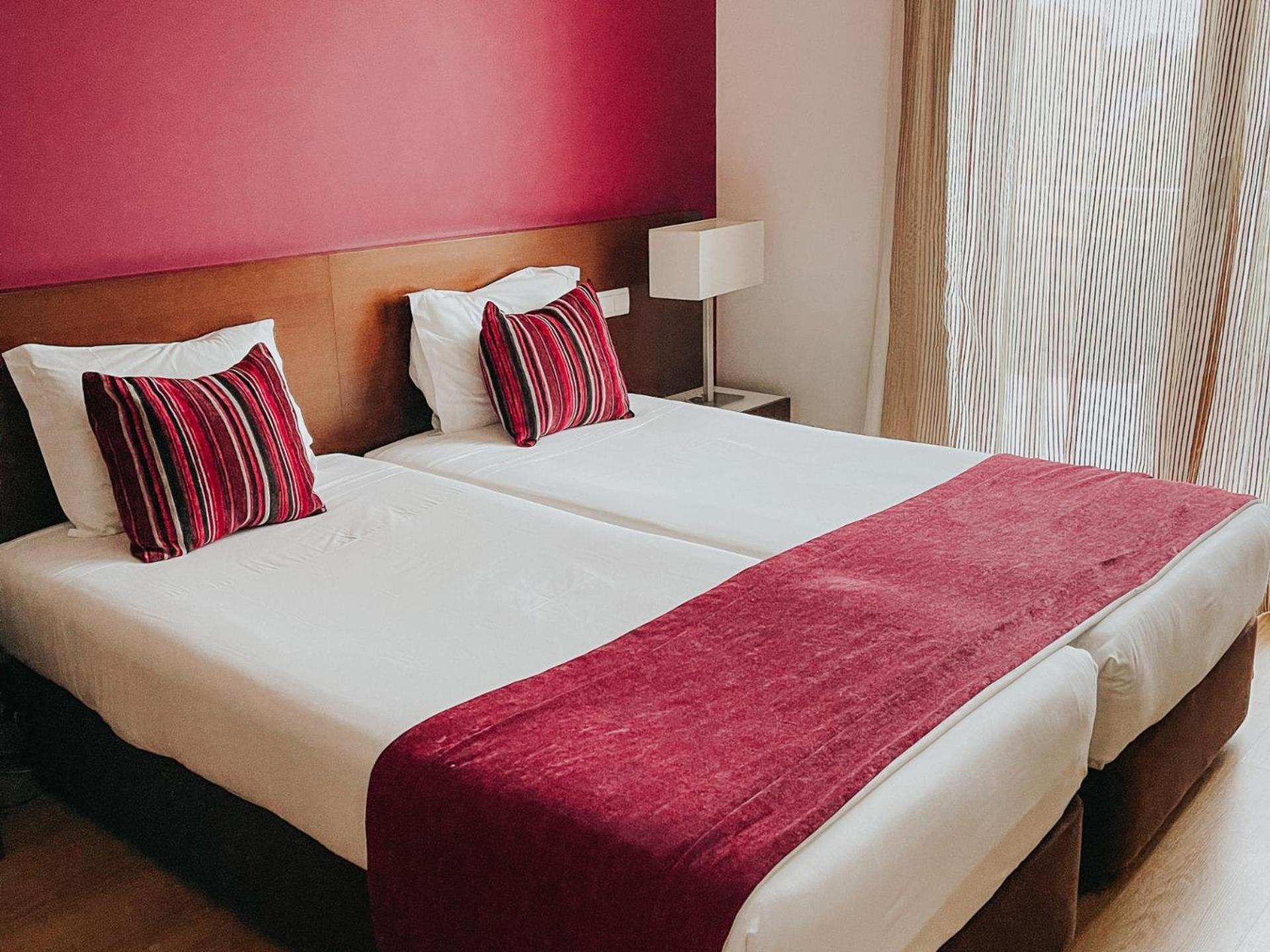 Twin Room - Photo 2