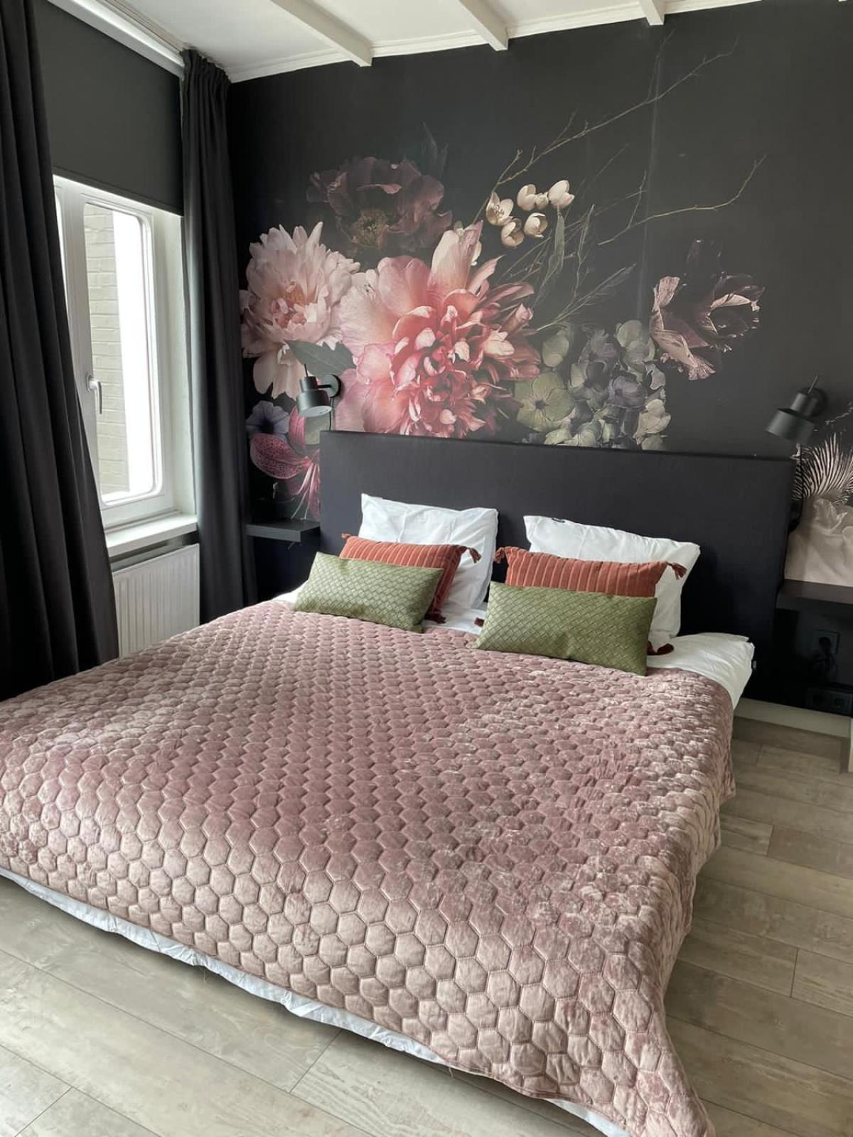 Large Double Room photo 2
