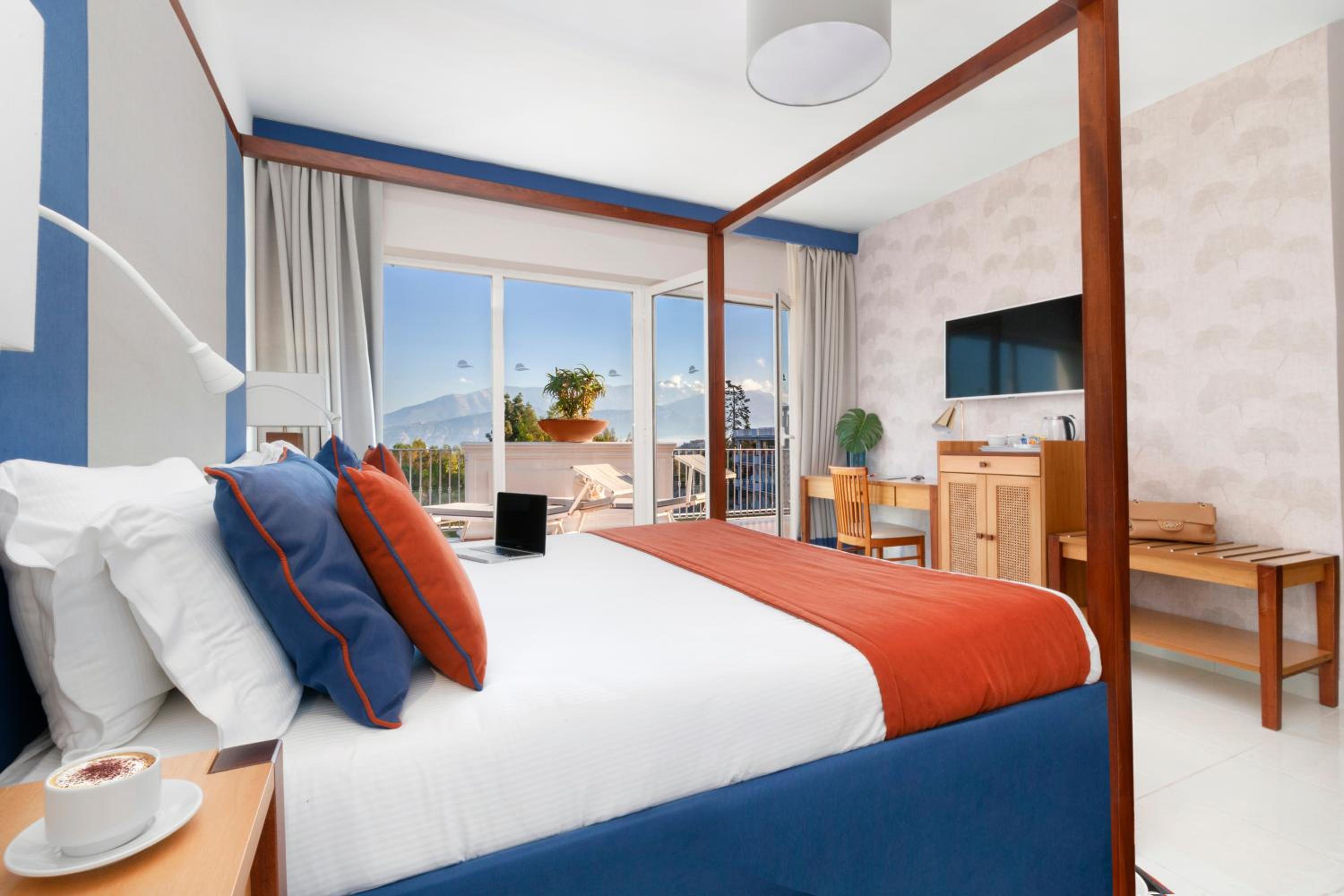 Deluxe Double Room with Balcony and Sea View - Annex thumbnail 5