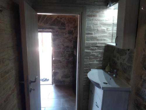 Two-Bedroom House - Photo 14