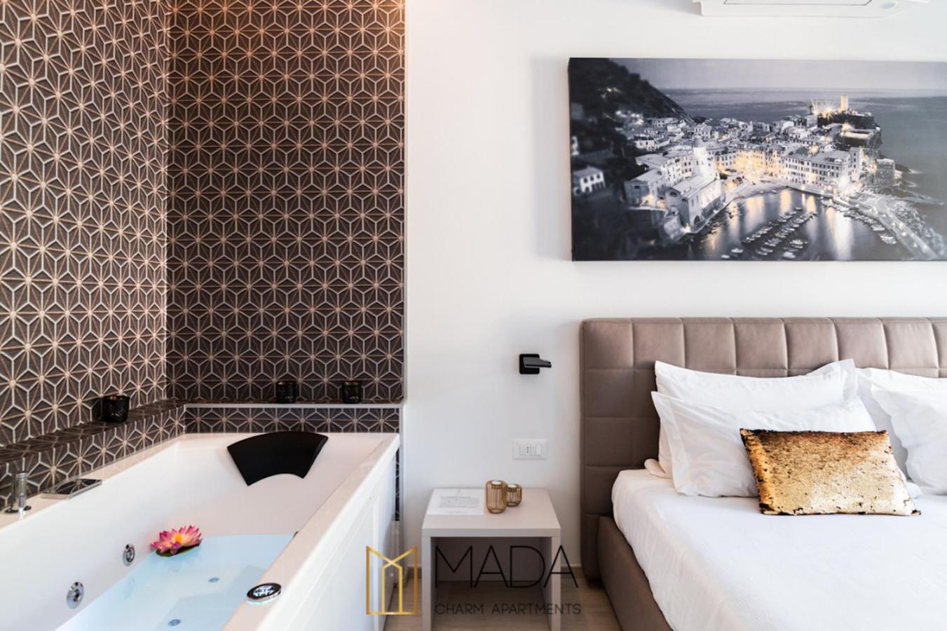 Apartment with Sea View - Photo 10