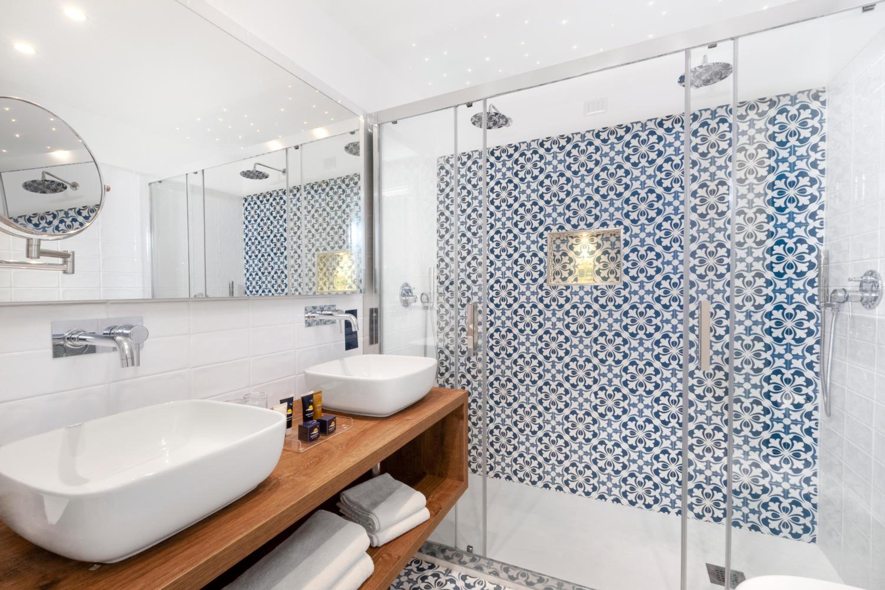 Double Room with Garden View - Photo 4