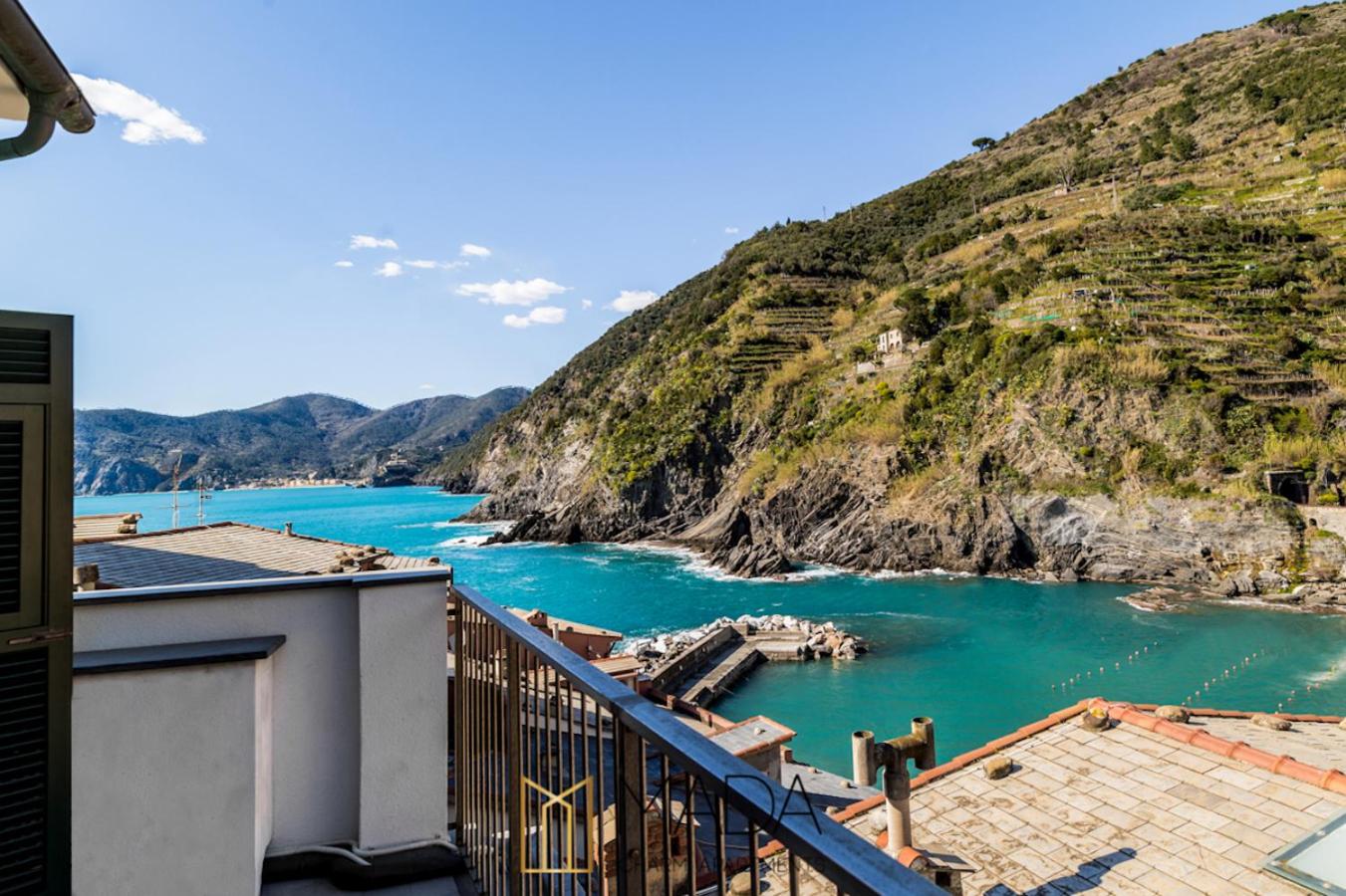 Apartment with Sea View - Photo 13