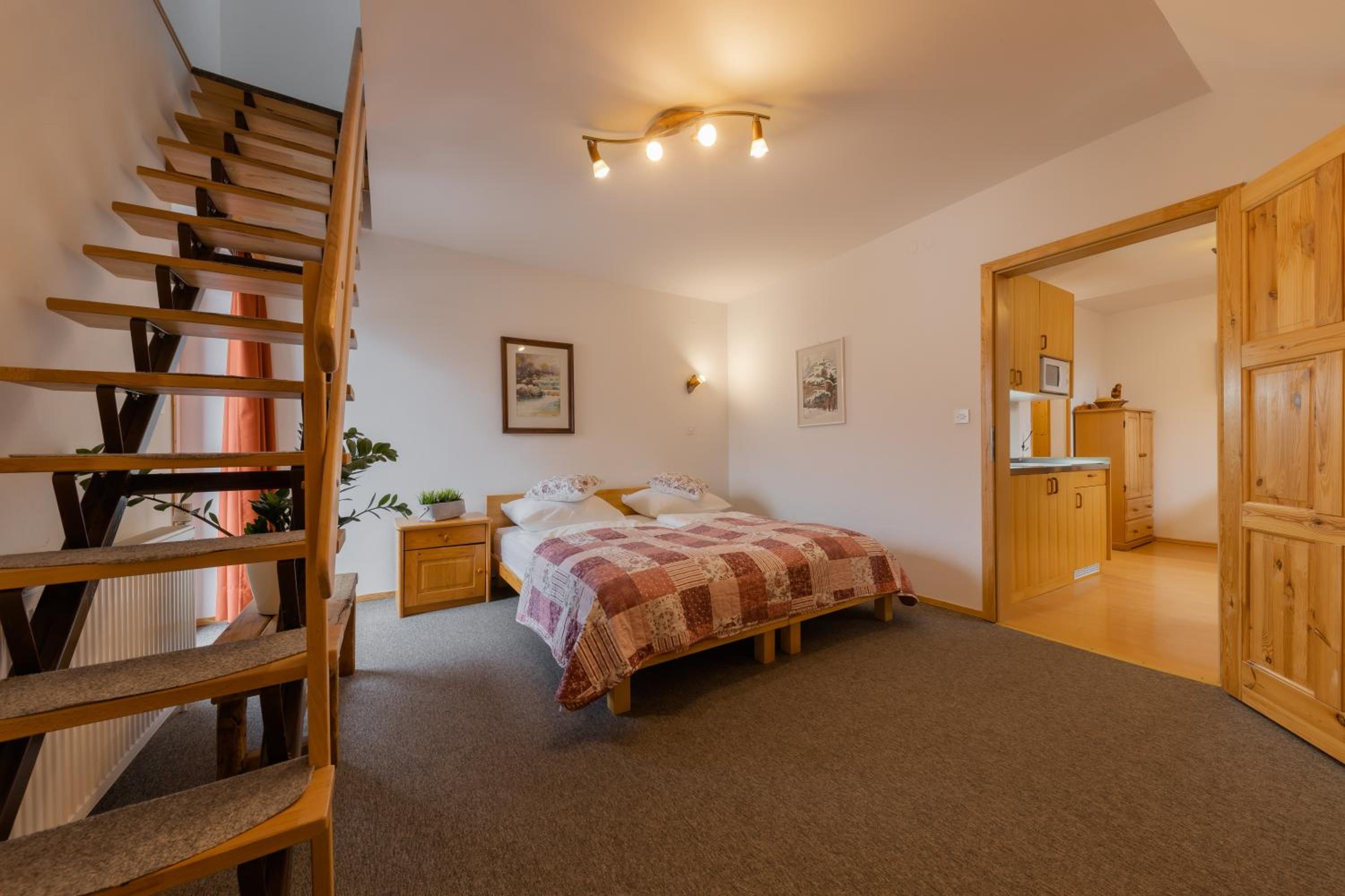 One-Bedroom Apartment (4-5 Adults) photo 1