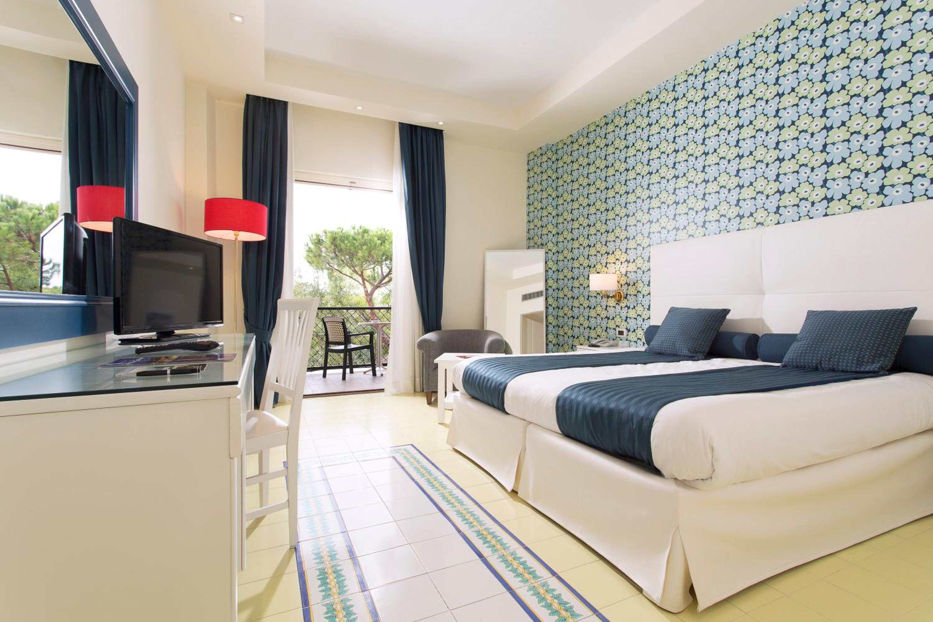 Standard Double or Twin Room with Balcony - Photo 1