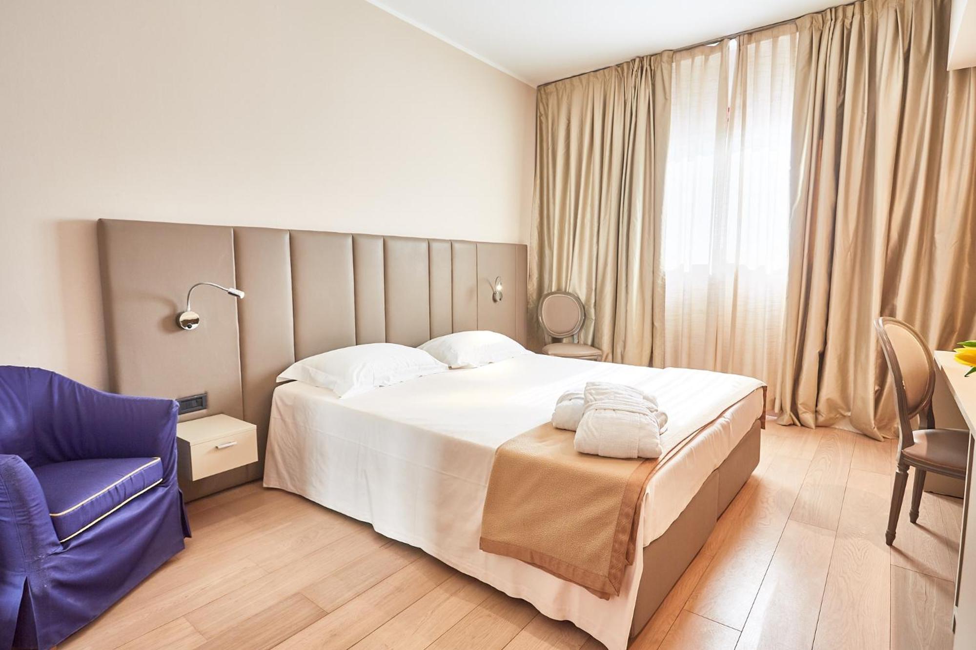 Double Room with Spa Bath
