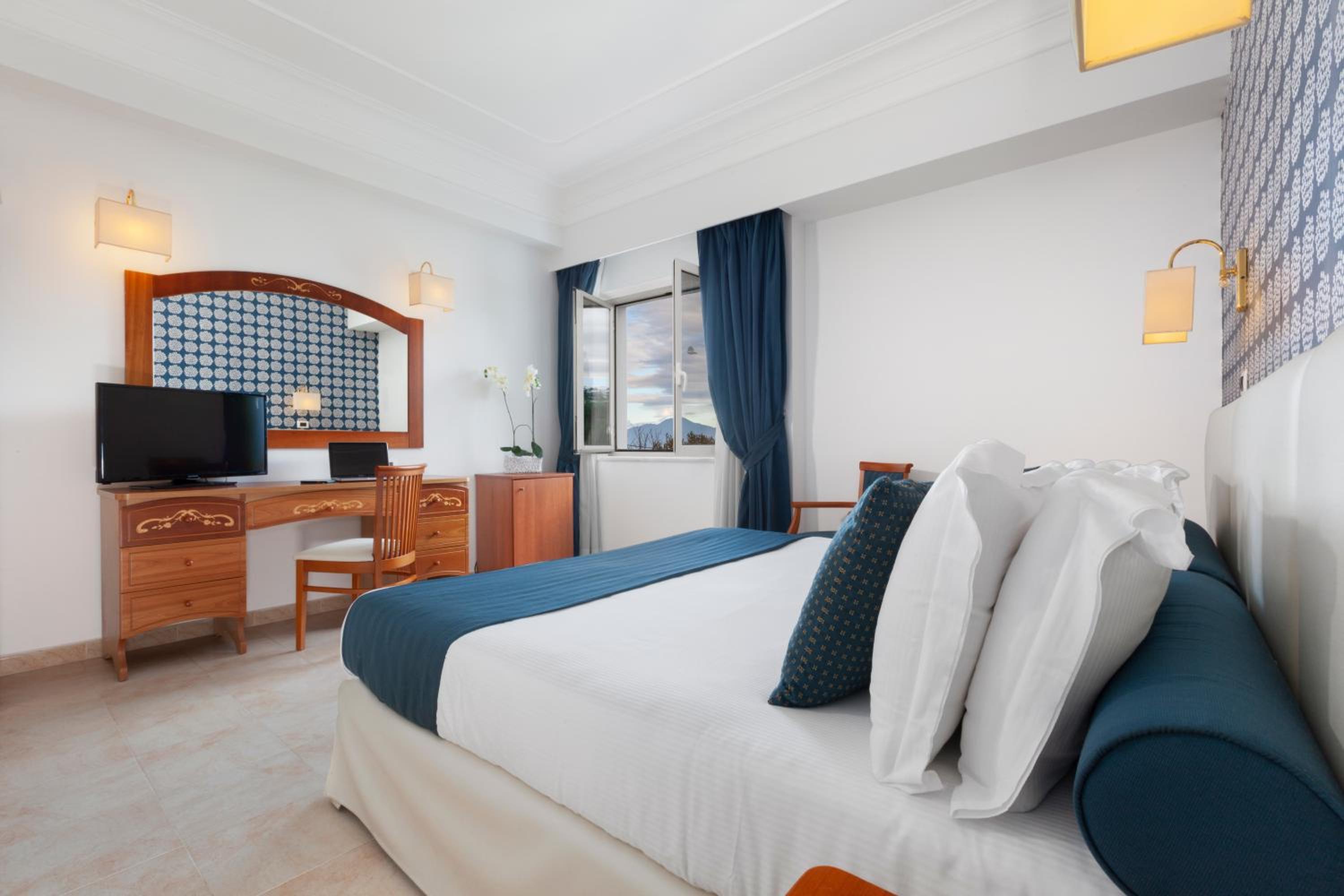 Double Room with Garden View - Photo 1