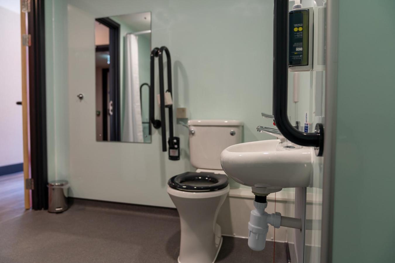 Double Room - Disability Access - Photo 3