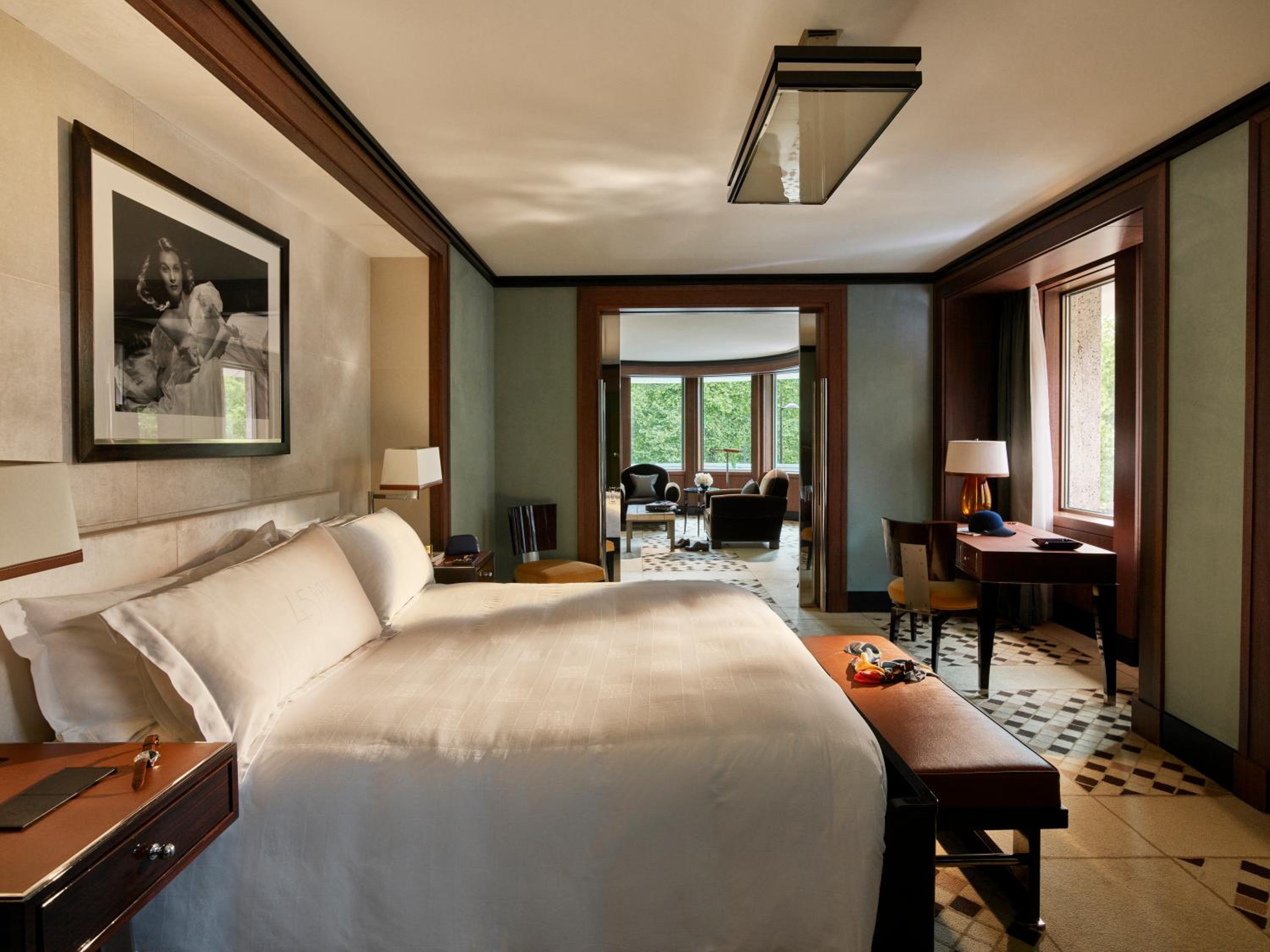 Park Lane Suite photo 1