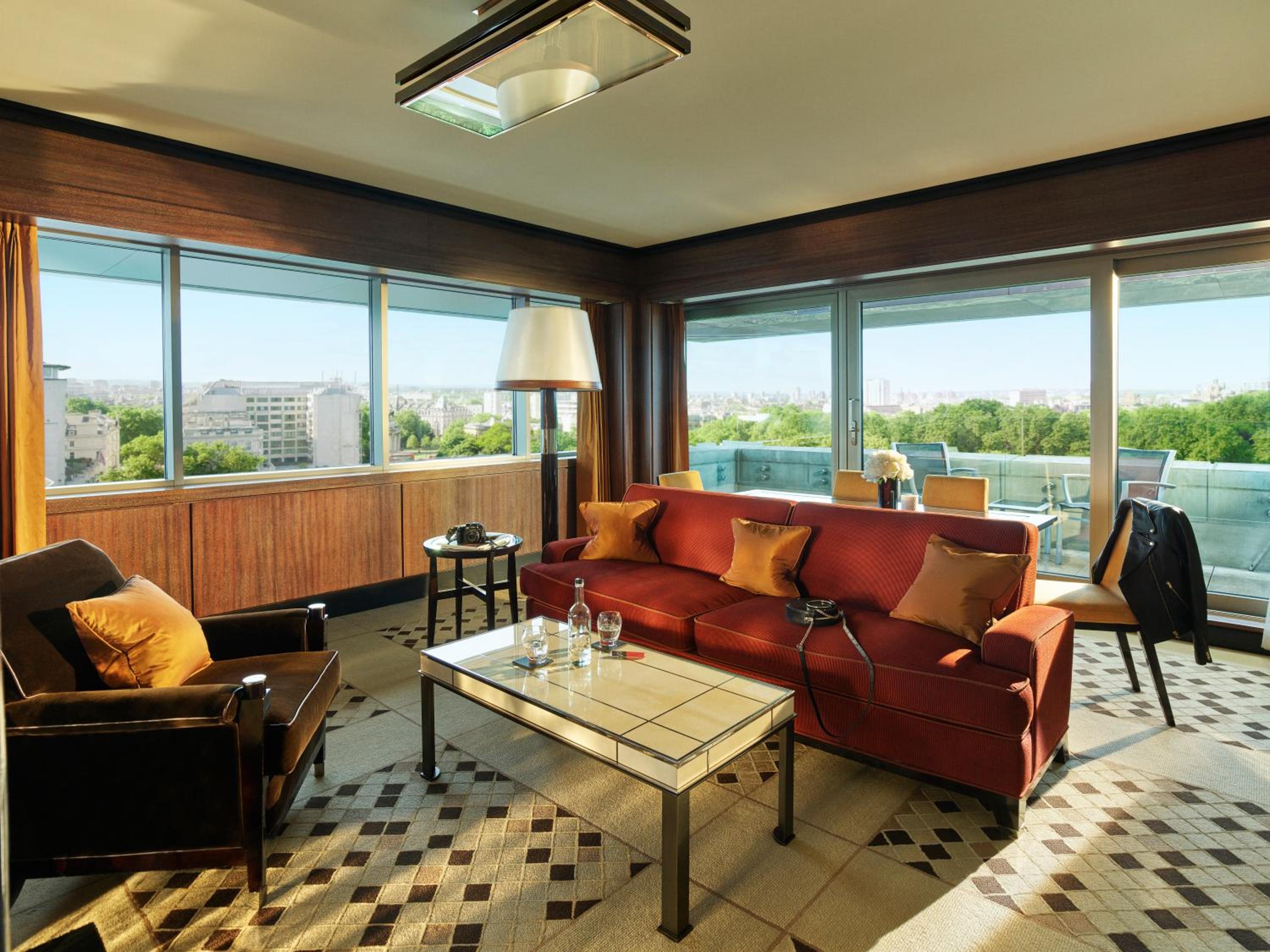 London Balcony Suite photo 3