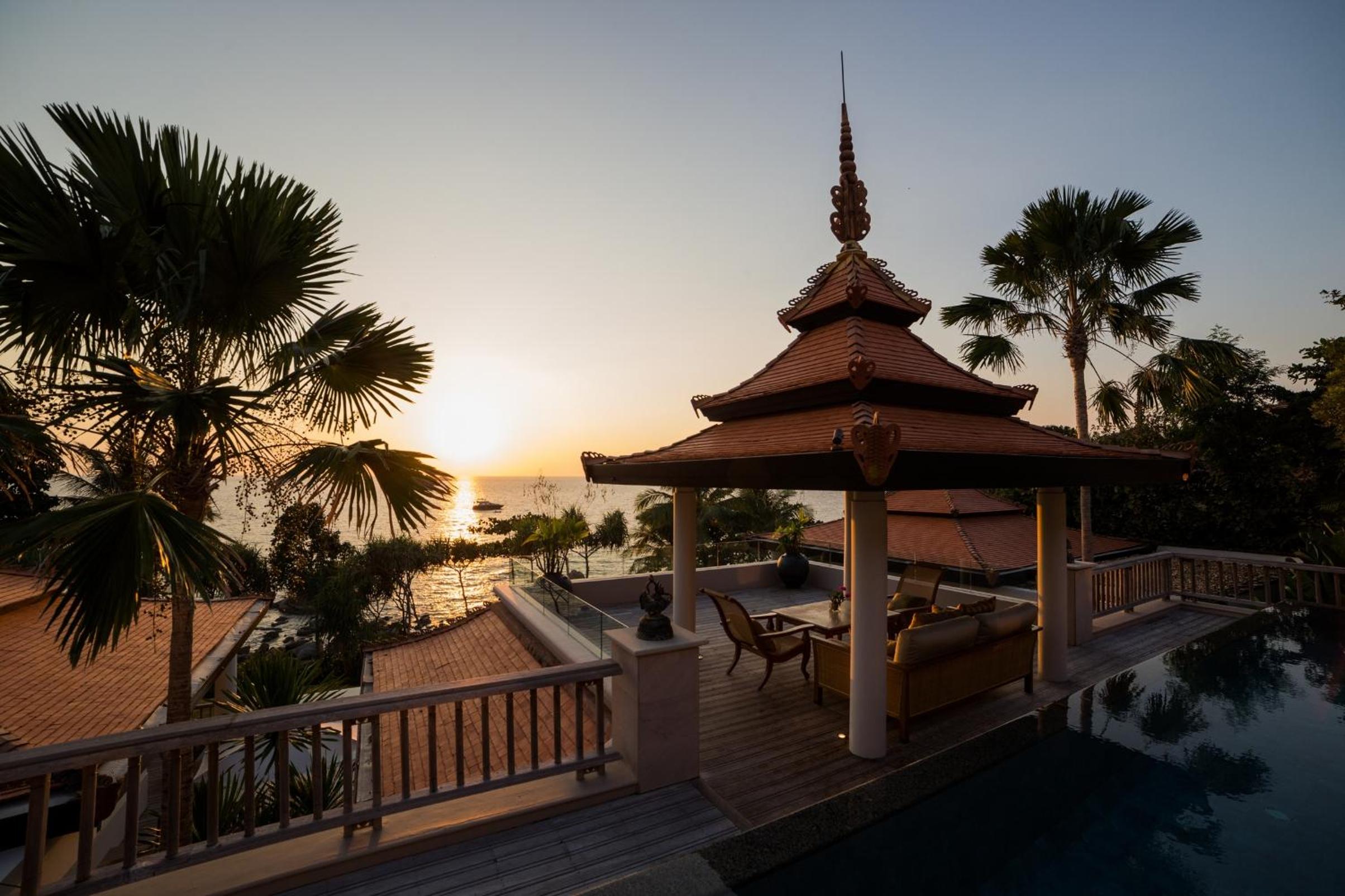 Four-Bedroom Ocean Front Residence  - Photo 17