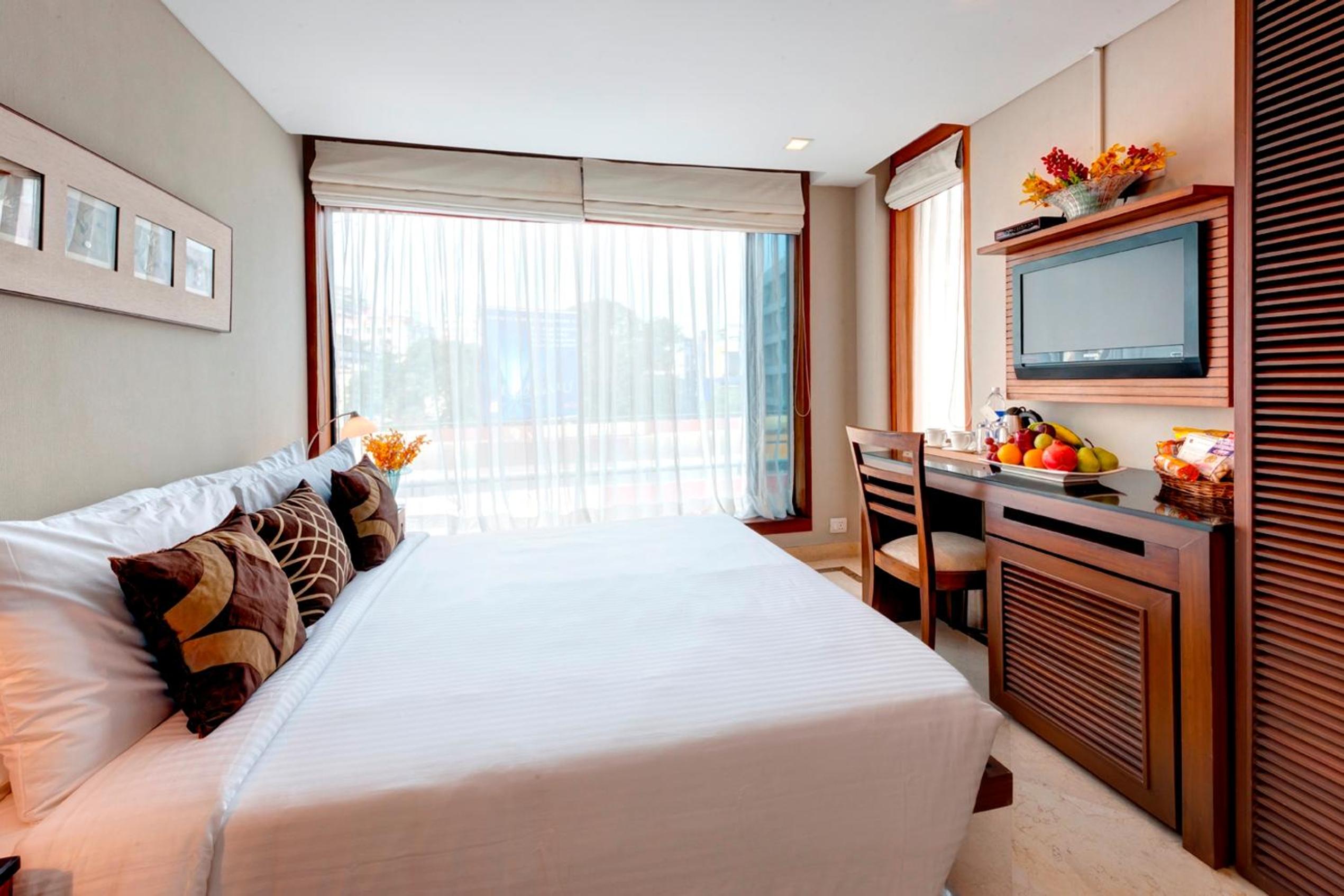 Deluxe Double or Twin Room - Photo 12