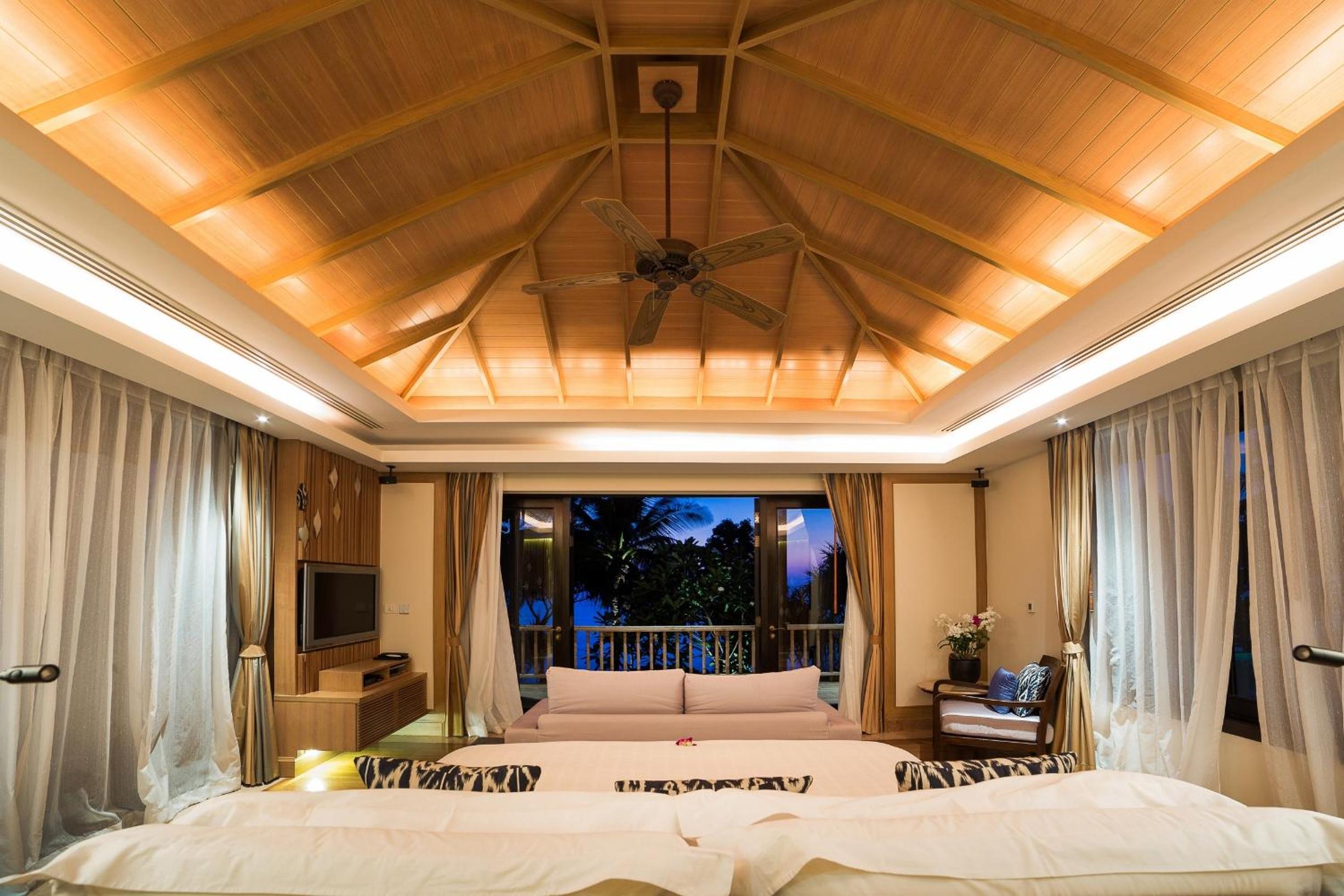 Four-Bedroom Ocean Front Residence  - Photo 3