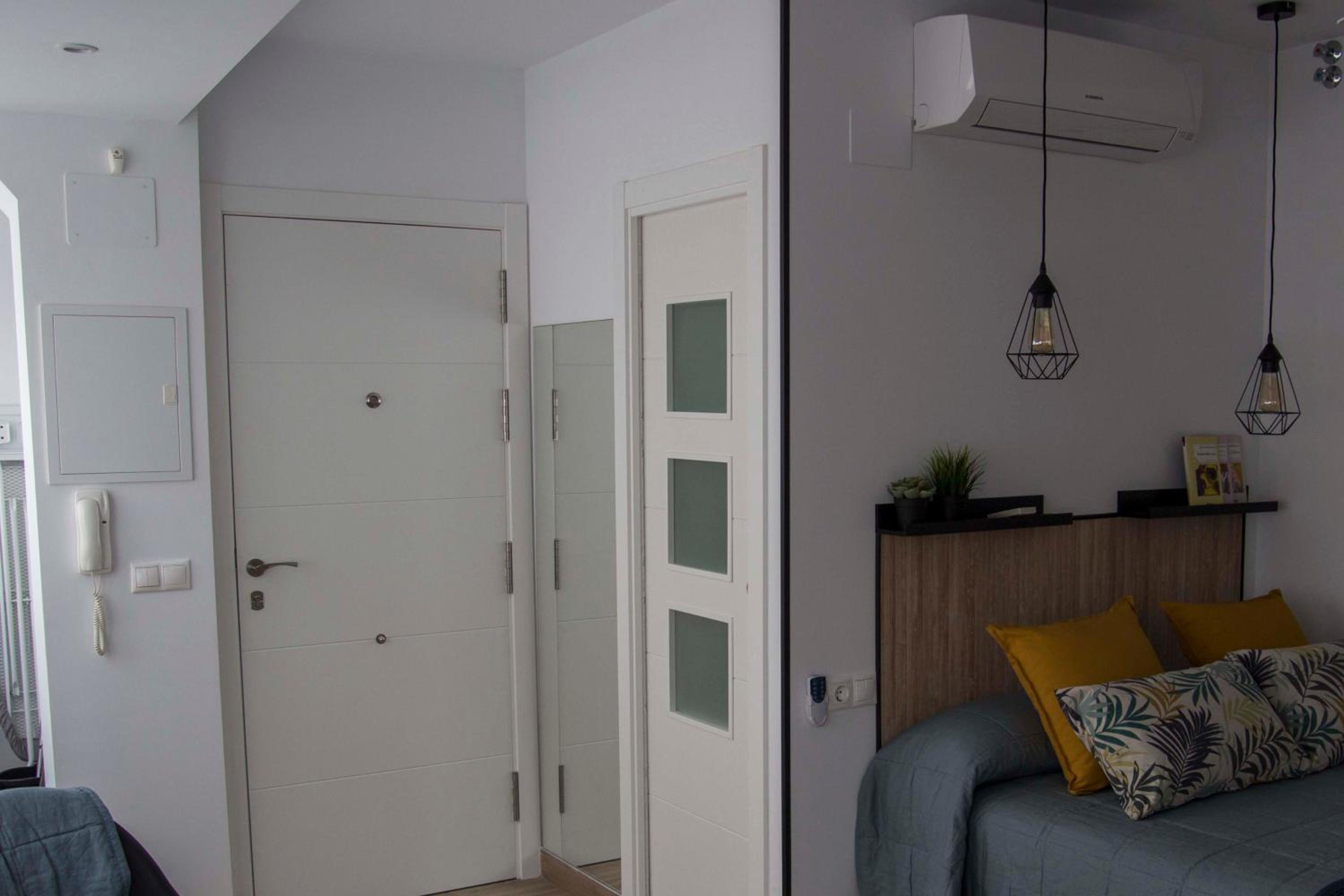 One-Bedroom Apartment - Photo 11