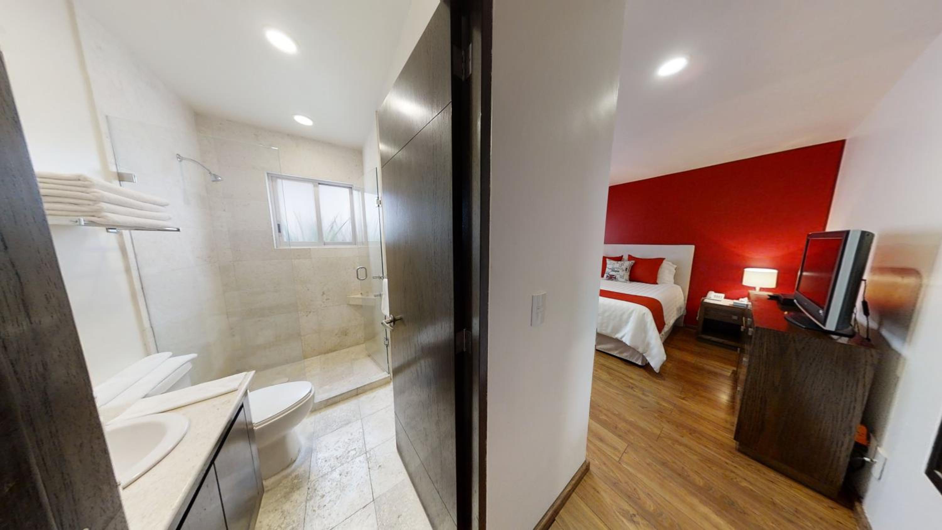 Executive Suite - Photo 7