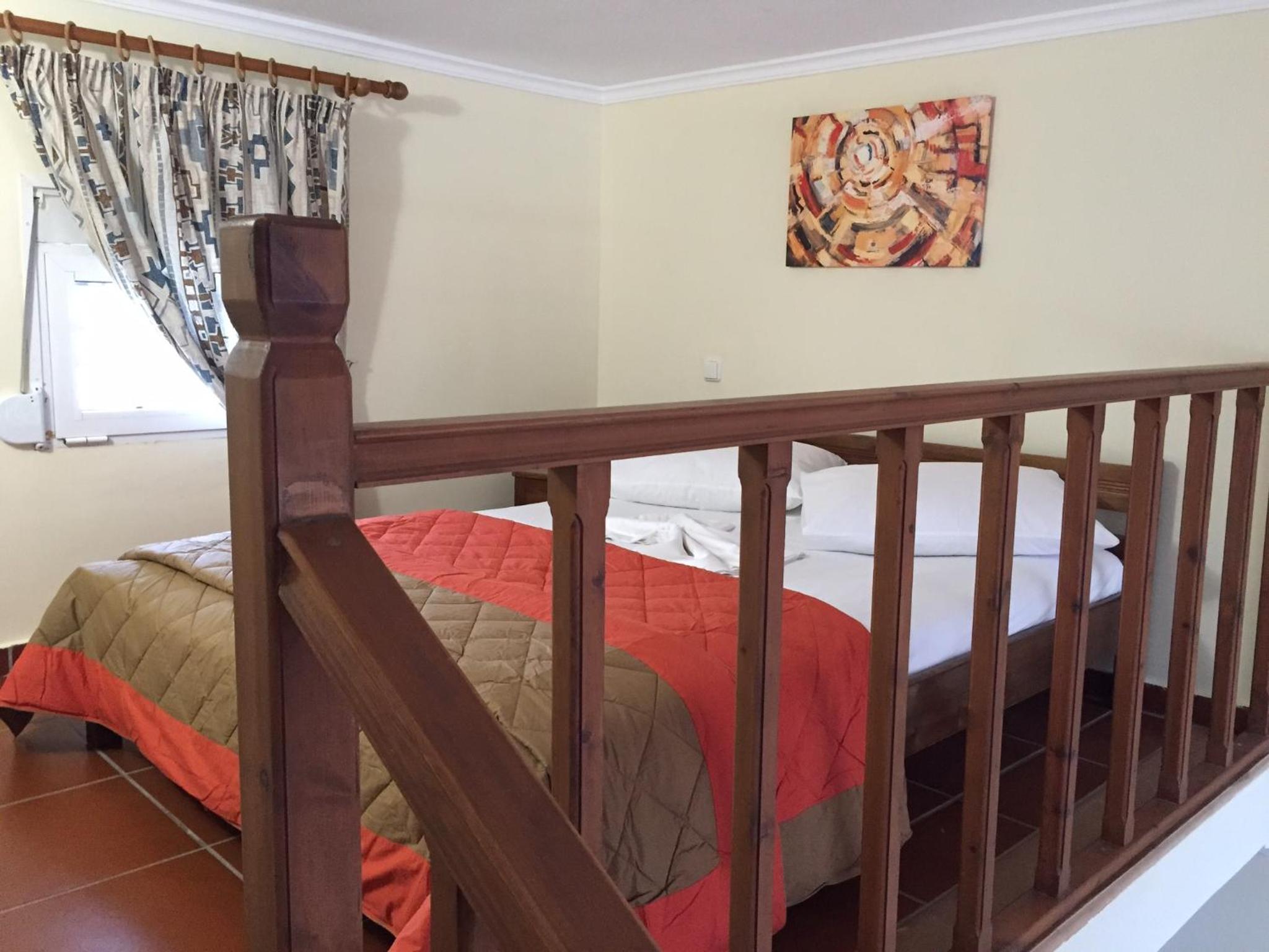 Studio (2-4 adults) - Split level