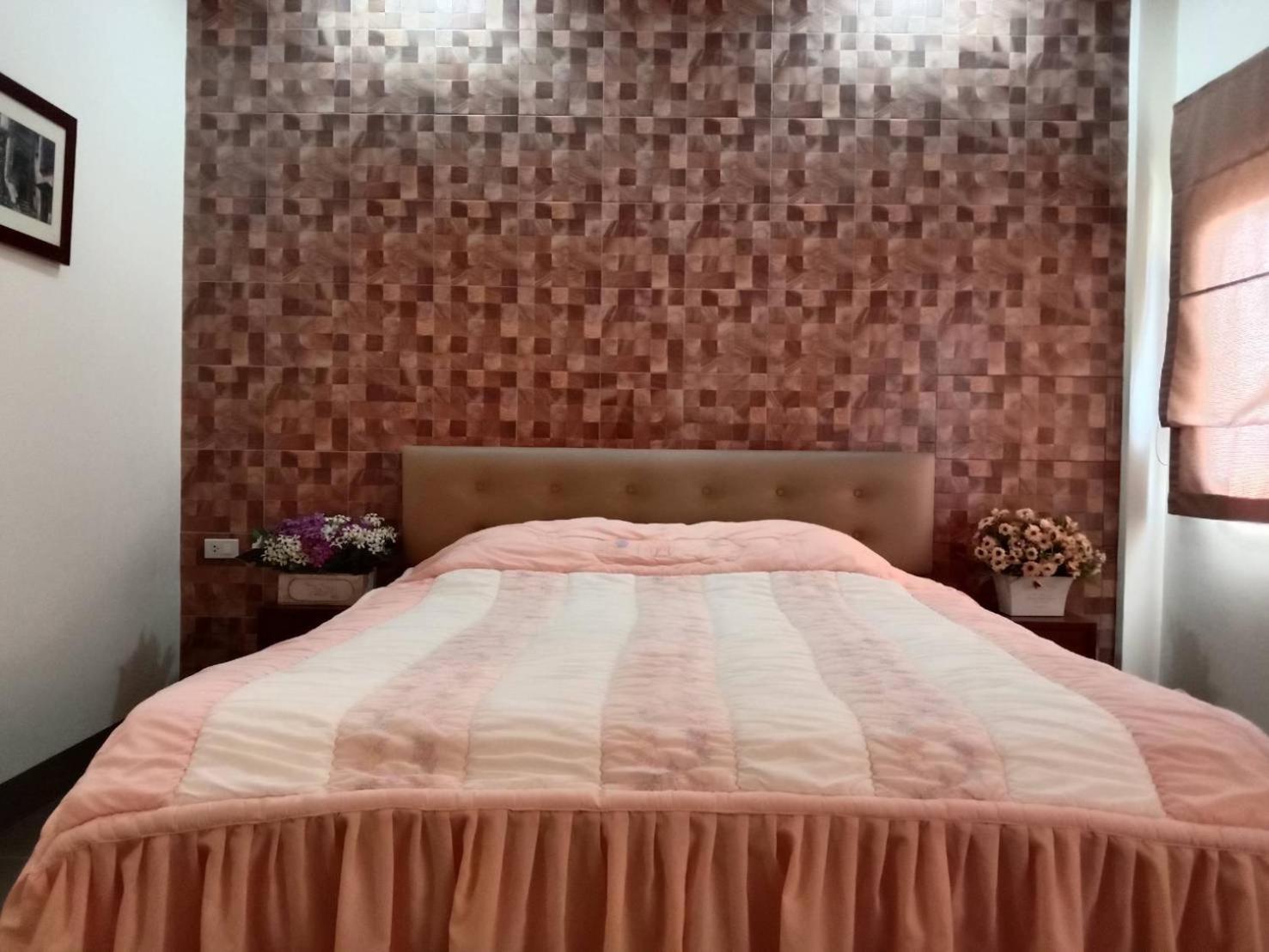 Standard King Room - Photo 7