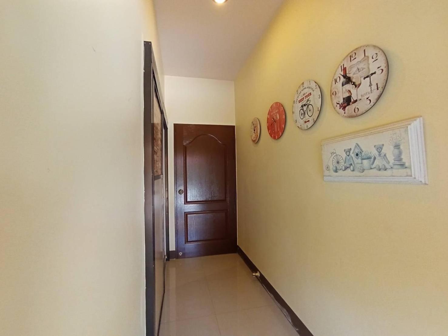 Family Room - Photo 7